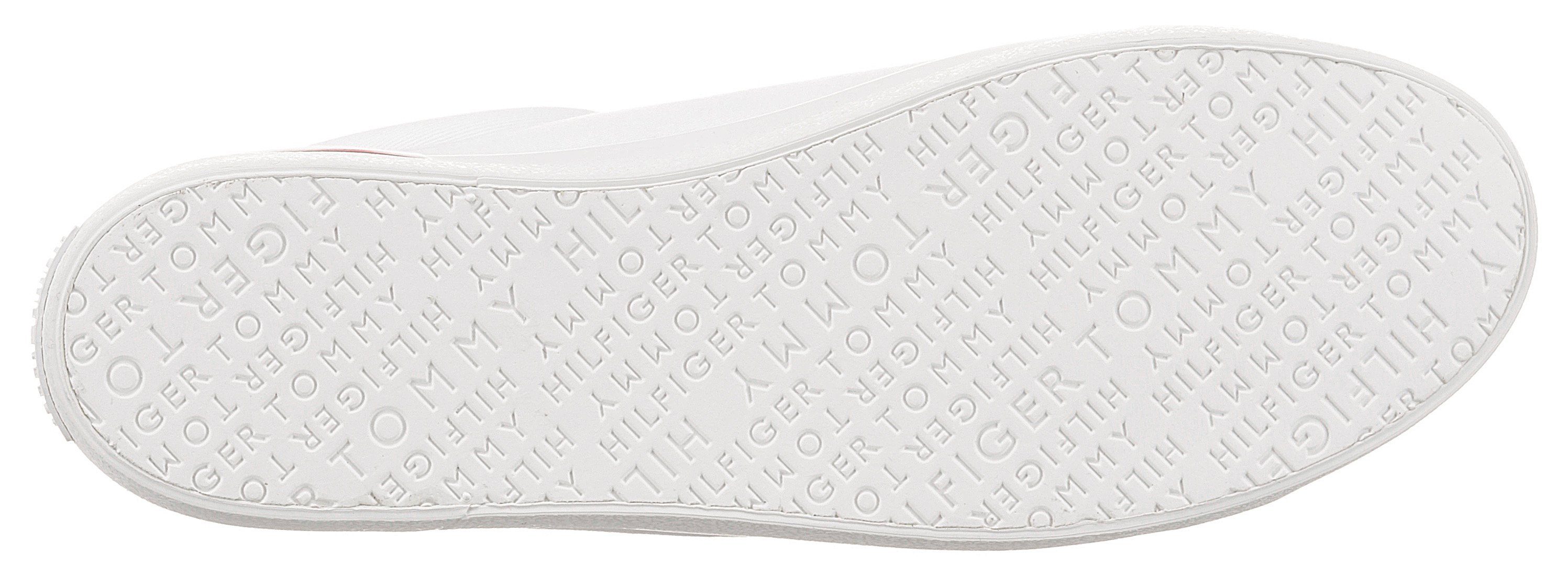 Tommy Hilfiger Sneakers ESSENTIAL STRIPES SNEAKER met strepen in de loopzool, vrijetijdsschoen, lage schoen, veterschoen