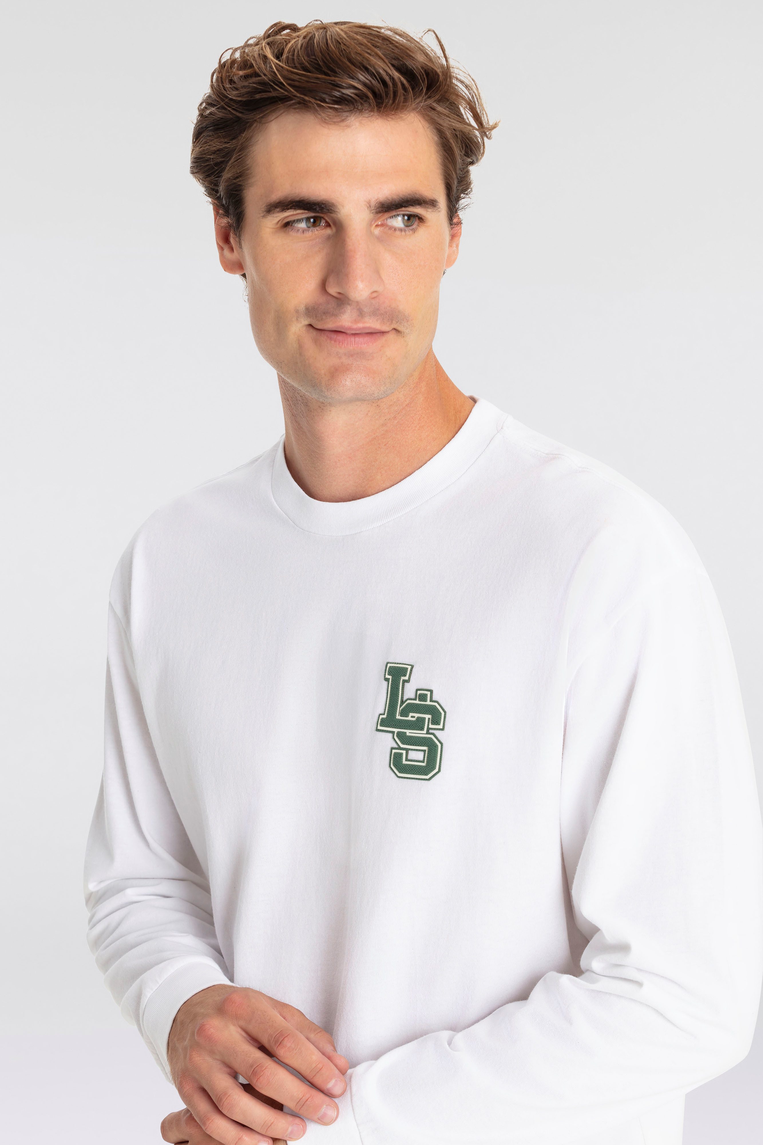 Levi's® Shirt met lange mouwen LS CLASSIC RELAXED TEE met letterprint/borduring op de borst