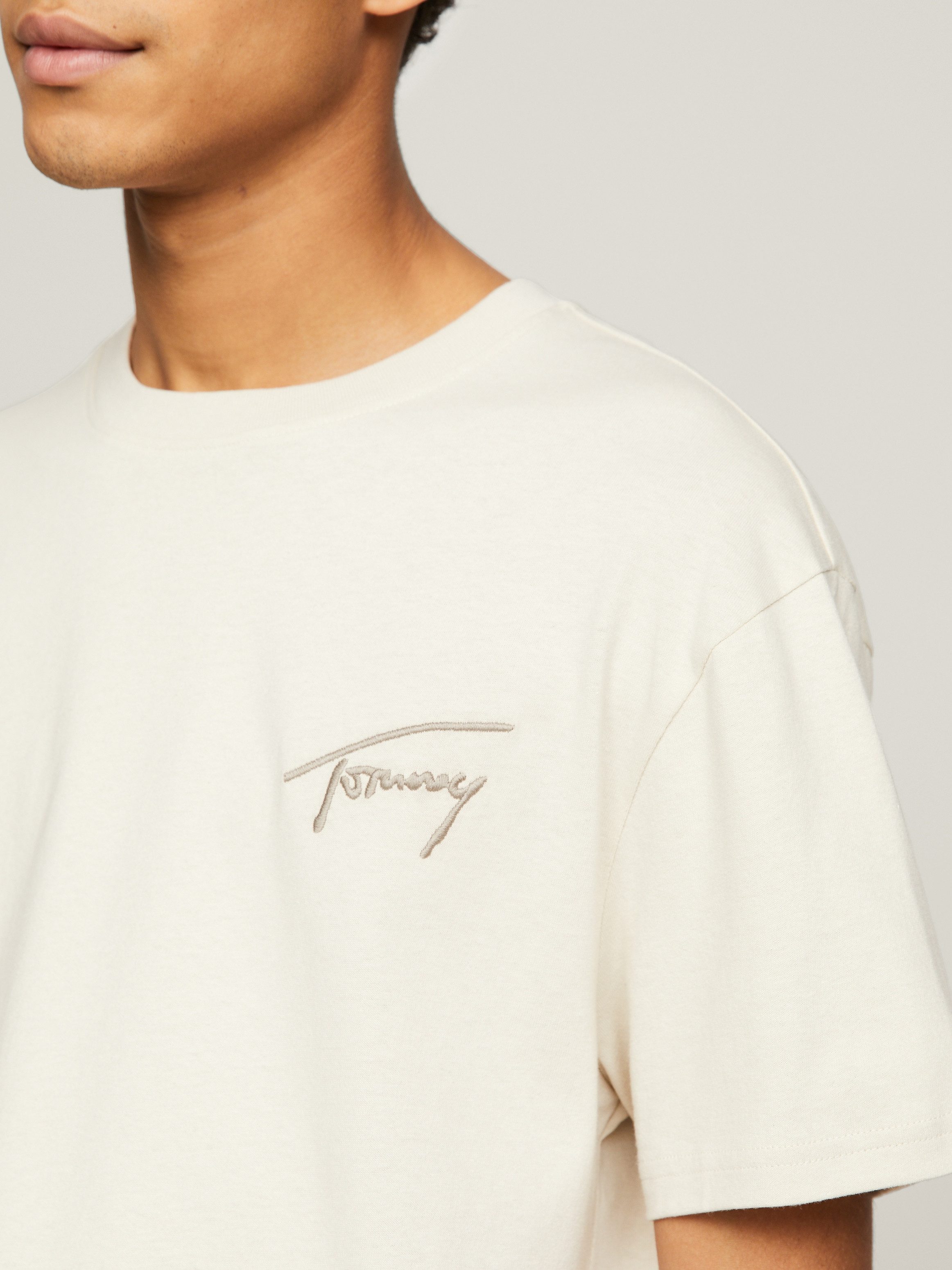 TOMMY JEANS T-shirt TJM REG SIGNATURE TEE EXT met geborduurd handtekening-logo