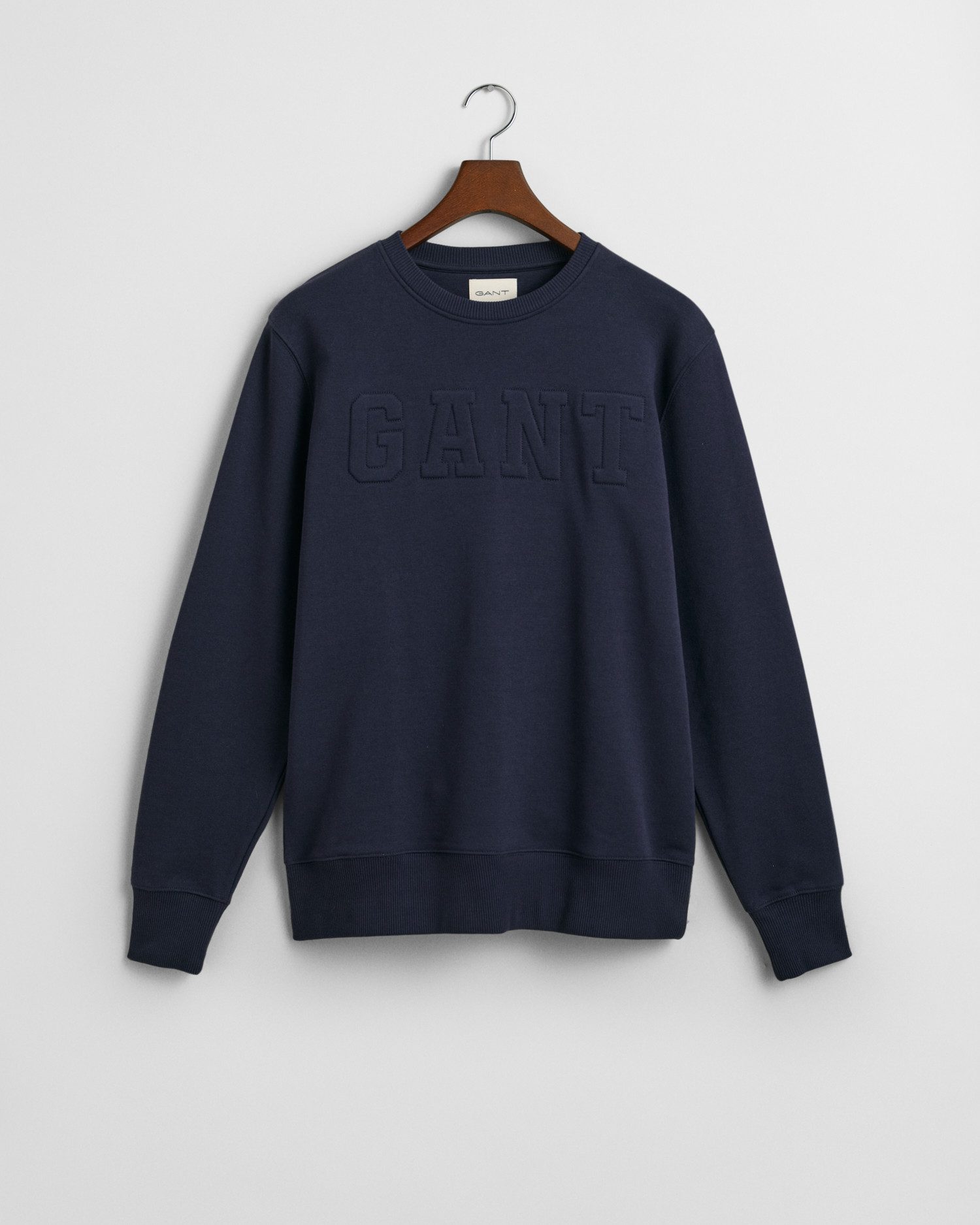 Gant Sweatshirt EMBOSSED C-NECK SWEAT een verheven gant-grafiekembossing op de borst