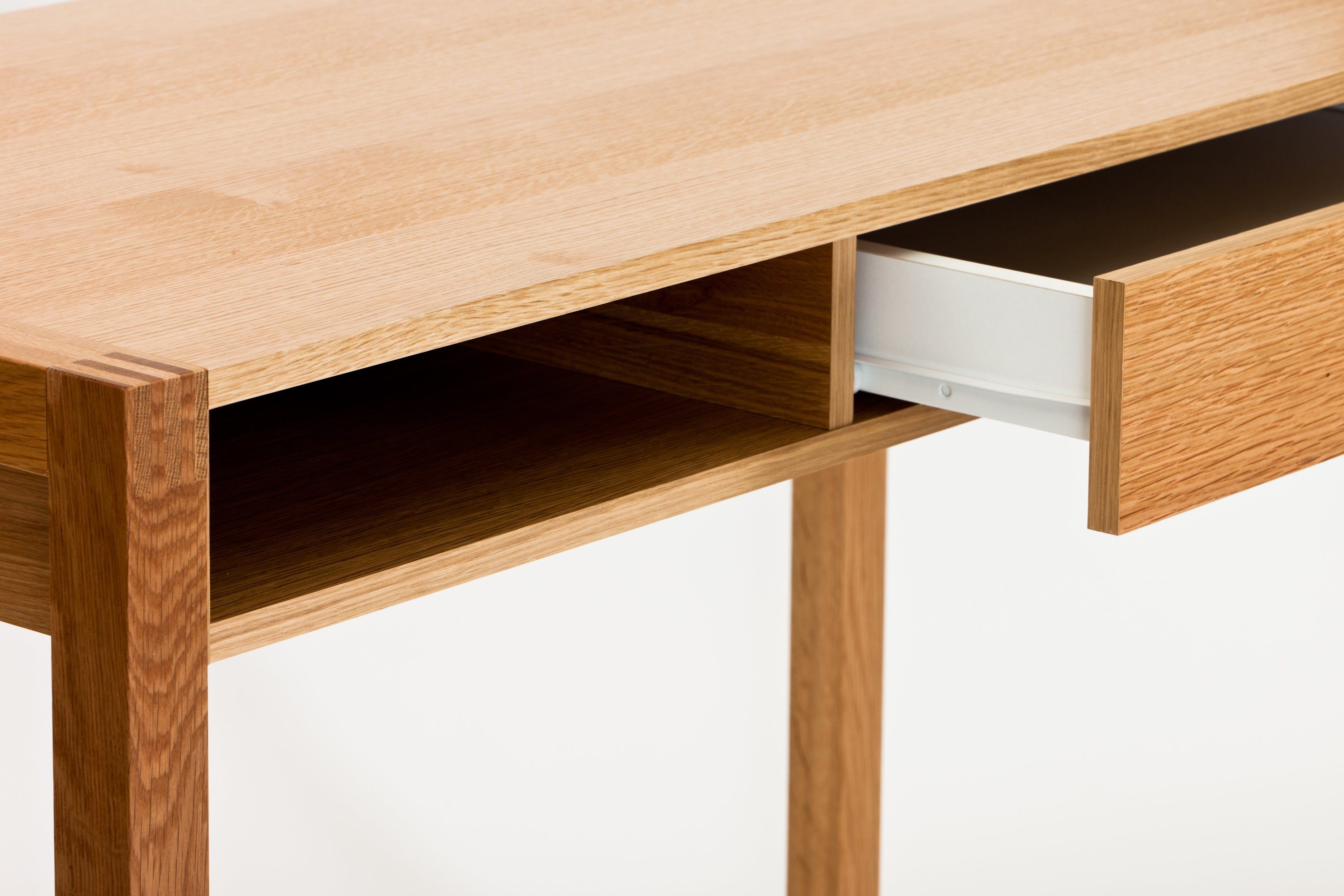 Woodman Bureau New met open rek en lade, houtfineer van eiken
