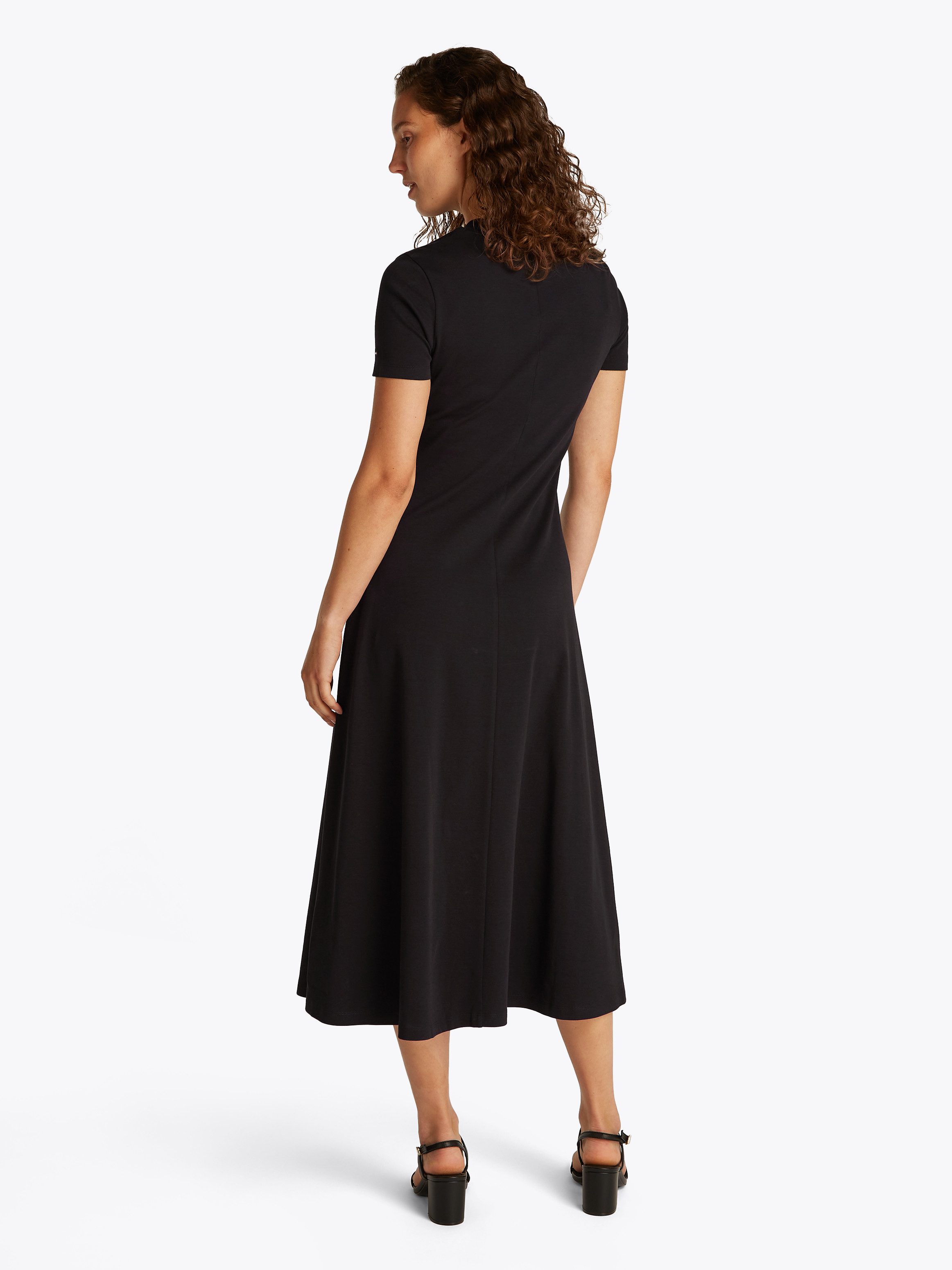 Tommy Hilfiger Midi-jurk MODERN F&F MIDI DRESS met logo-borduursel, met deelnaad