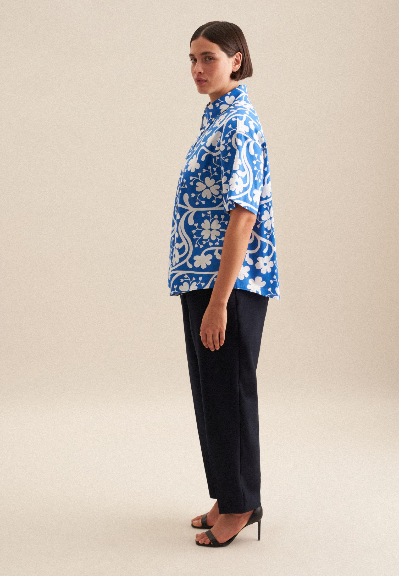 seidensticker Overhemdblouse Zwarte roos Korte mouwen kraag print