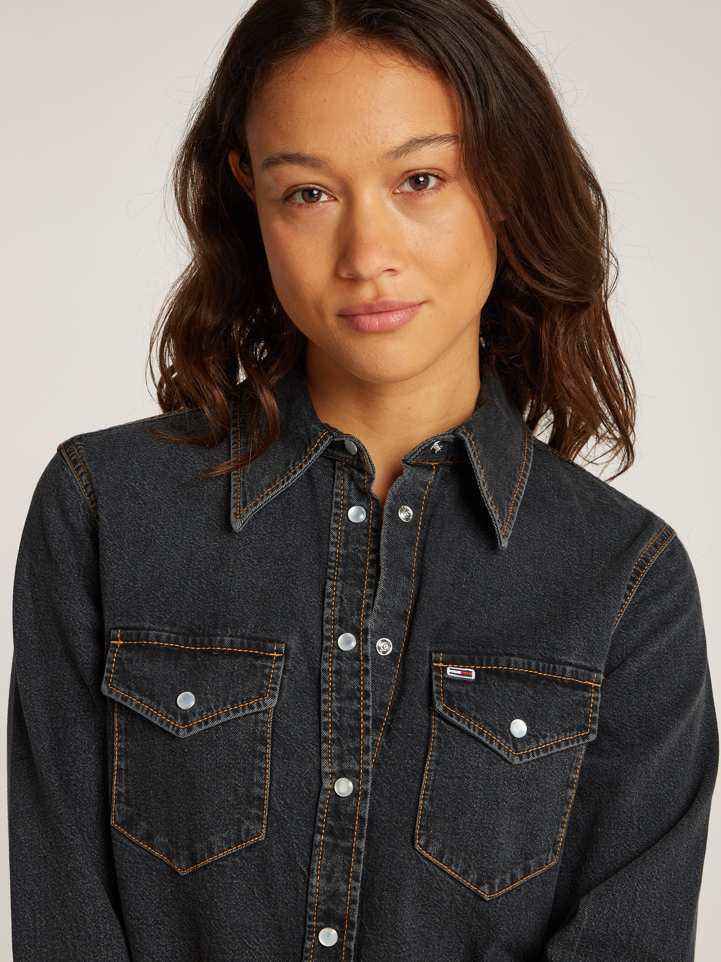 TOMMY JEANS jurk RGLR WESTERN DRESS WASHED BLACK