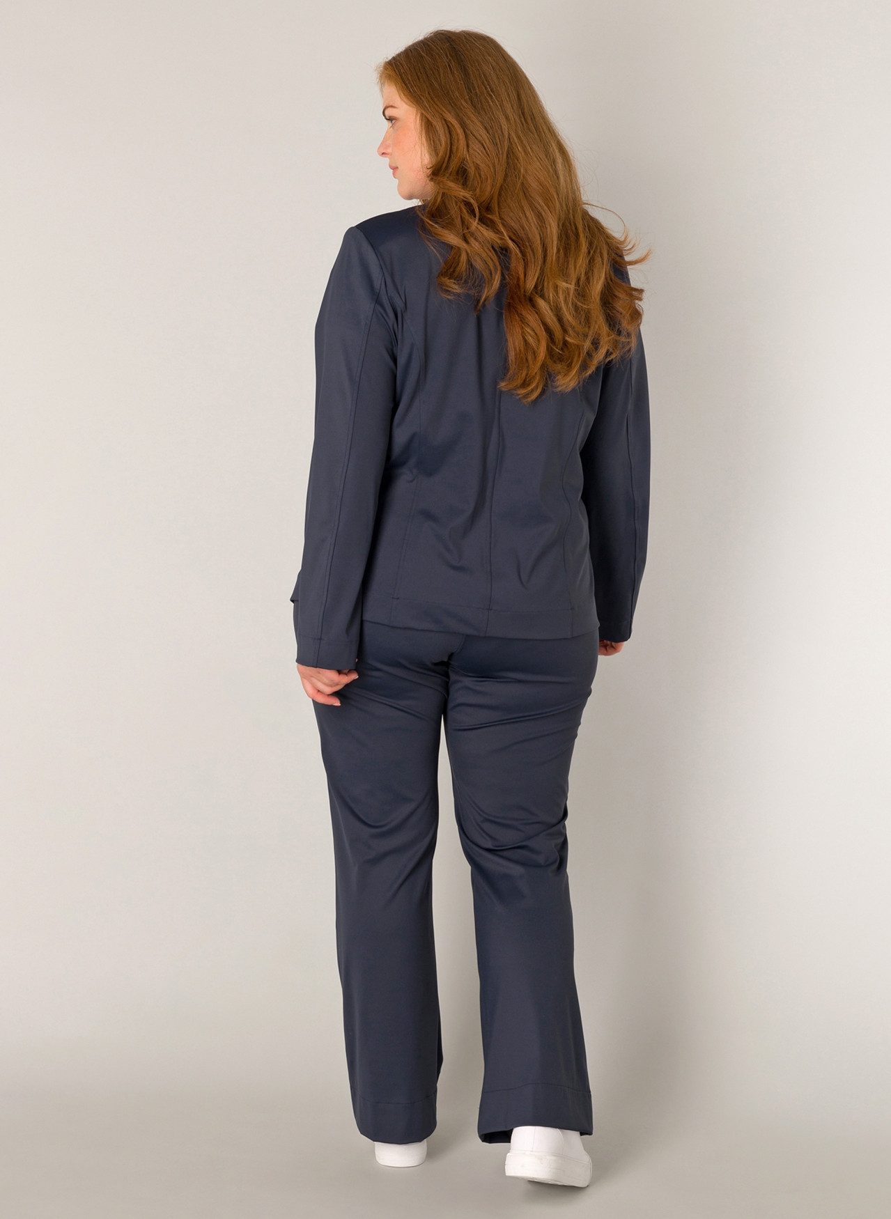 Base Level Curvy Jasje Leah met reverskraag en stretch