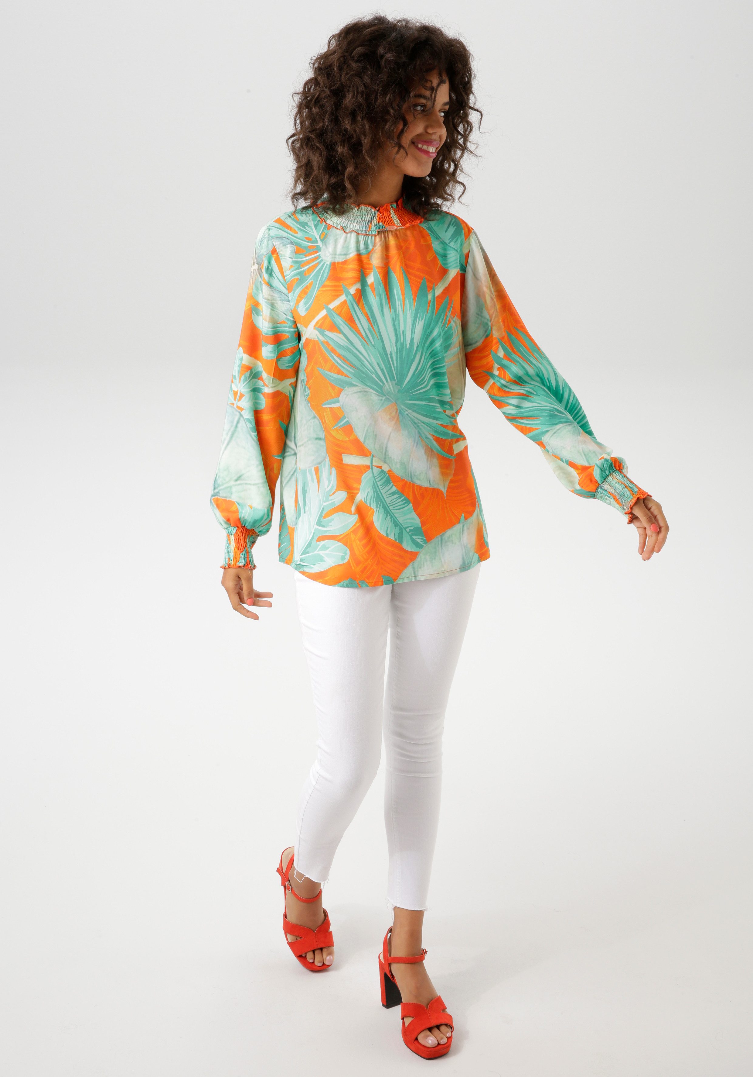 Aniston CASUAL Blouse zonder sluiting met grootvlak bladerenprint in batikdesign