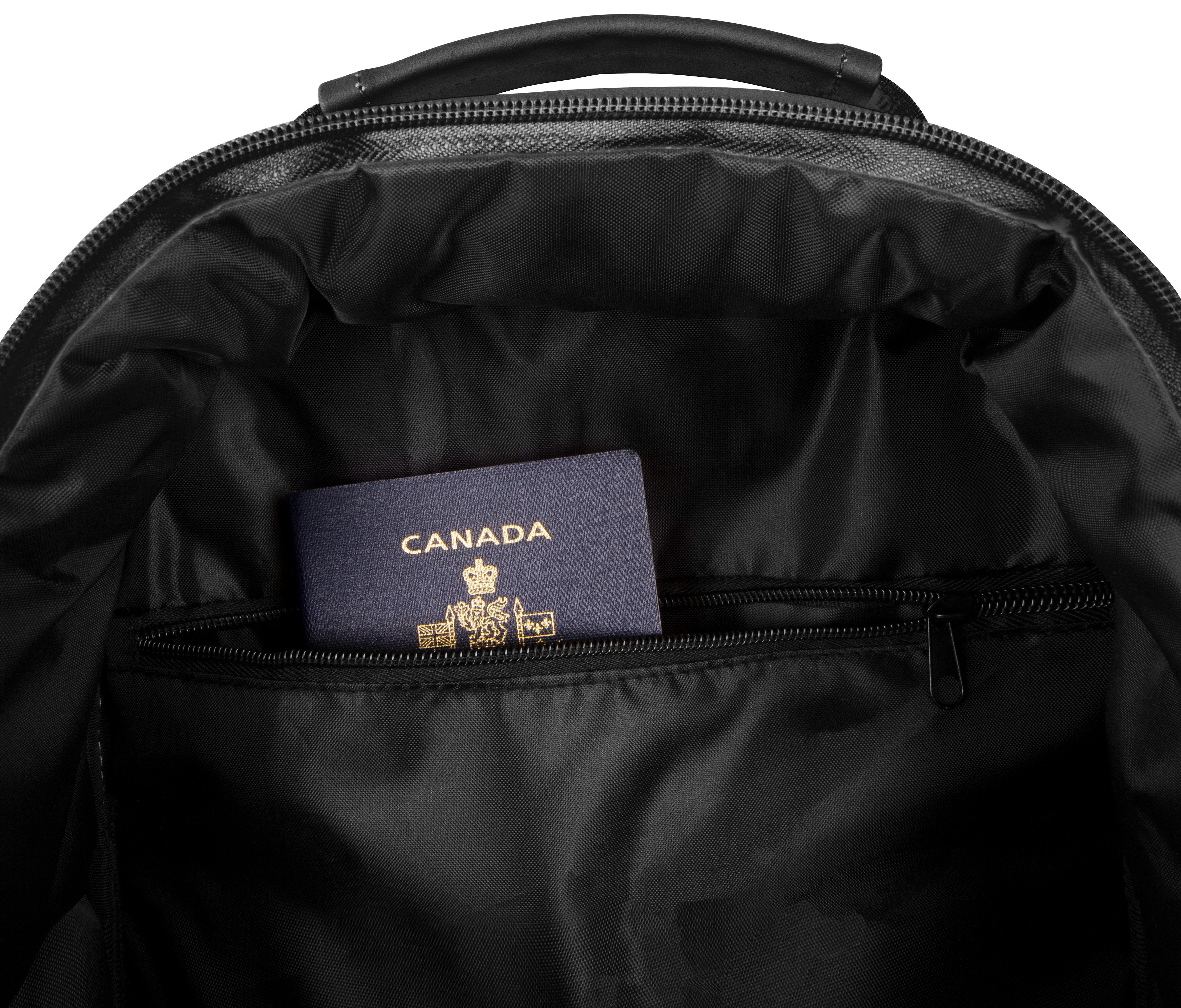 Heys Rugzak The Puffer Backpack Trolley-opzet-sleeve