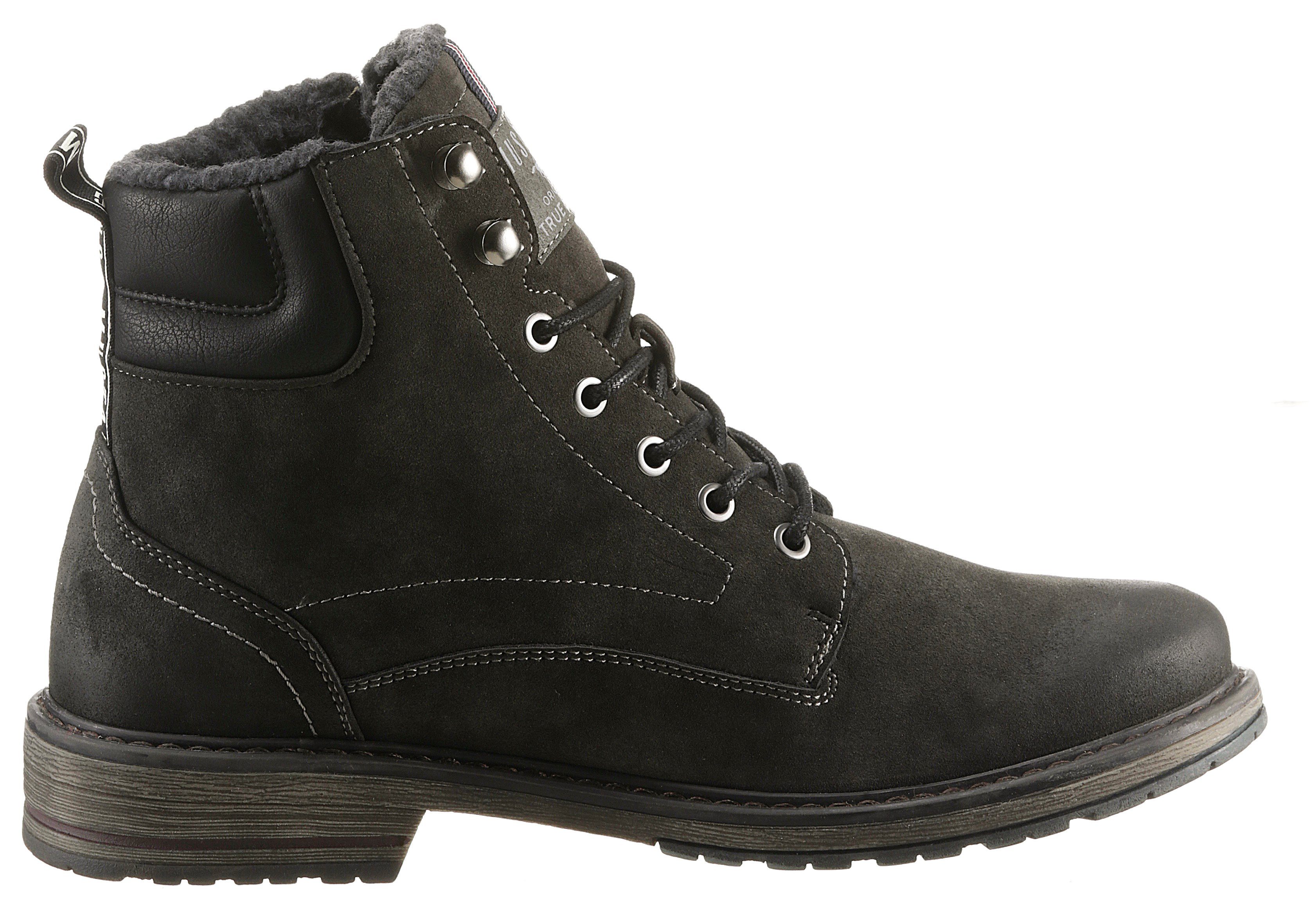 Mustang Shoes Hoge veterschoenen met zijrits voor gemakkelijker instappen