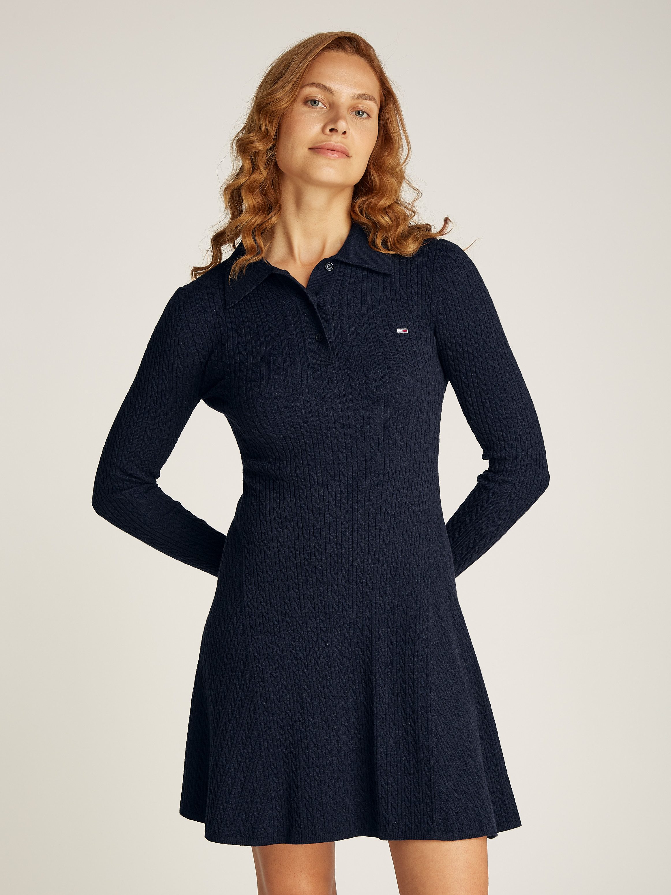 TOMMY JEANS Gebreide jurk TJW F&F POLO CABLE SWEATER DRESS