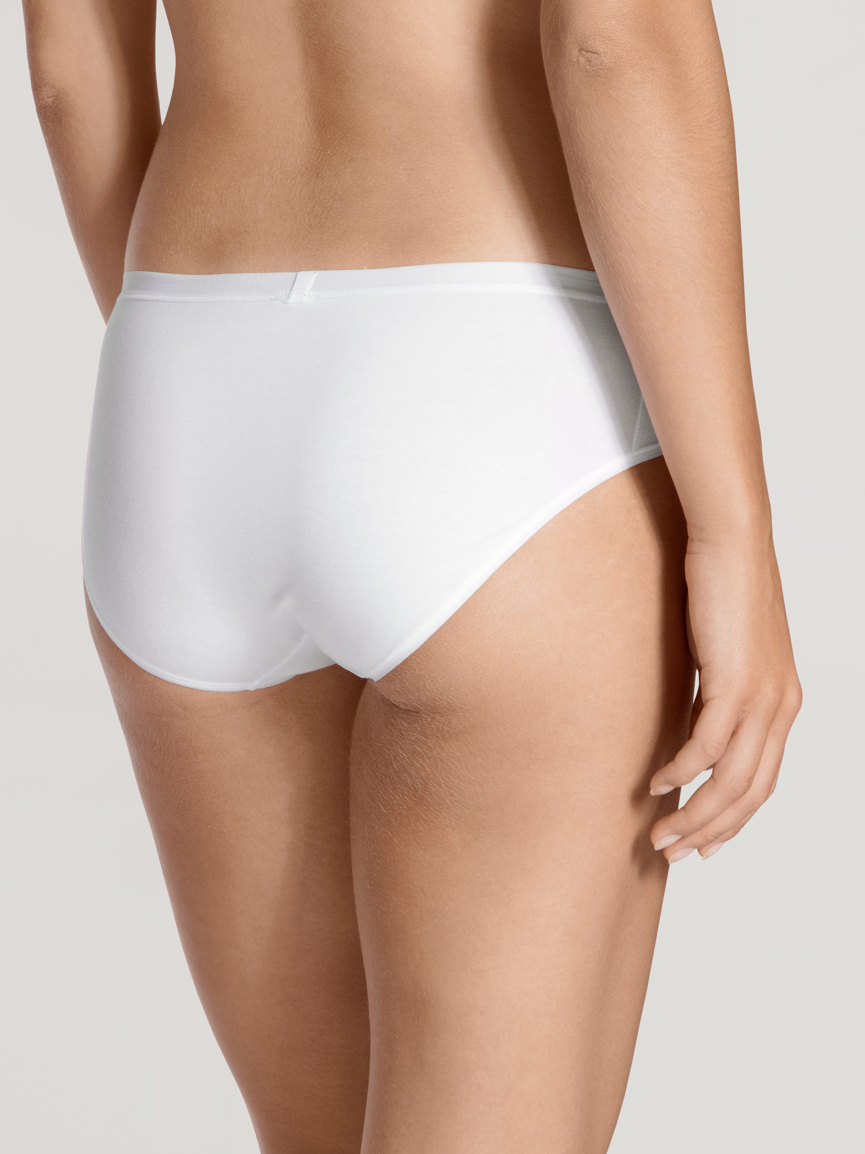 CALIDA Slip Natural Comfort met natuurlijke glans en gladde grip