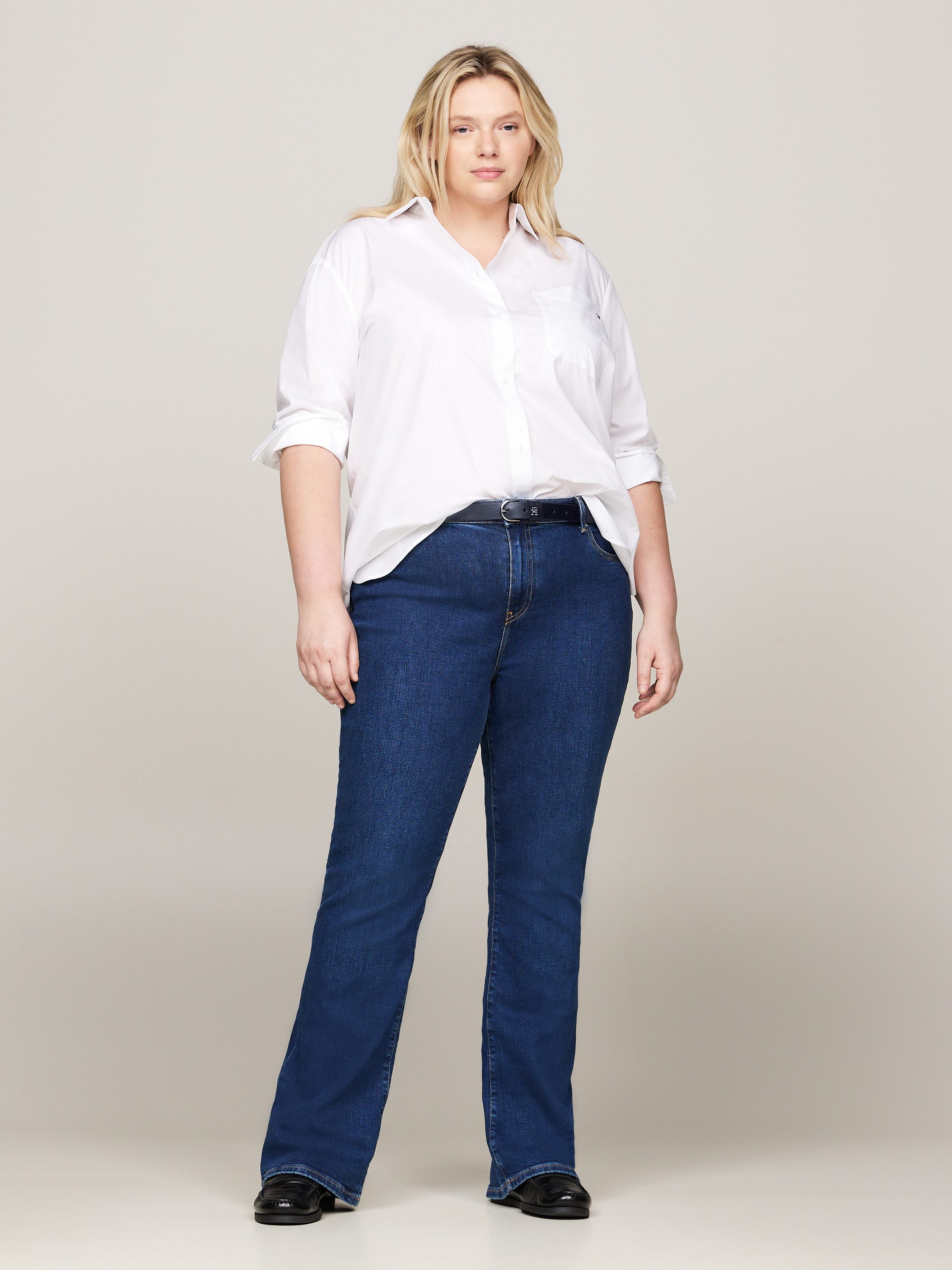Tommy Hilfiger Curve Overhemdblouse CRV ESS COTTON EASY FIT SHIRT in grote maten borstzak kellerplooi achter afgeronde zoom