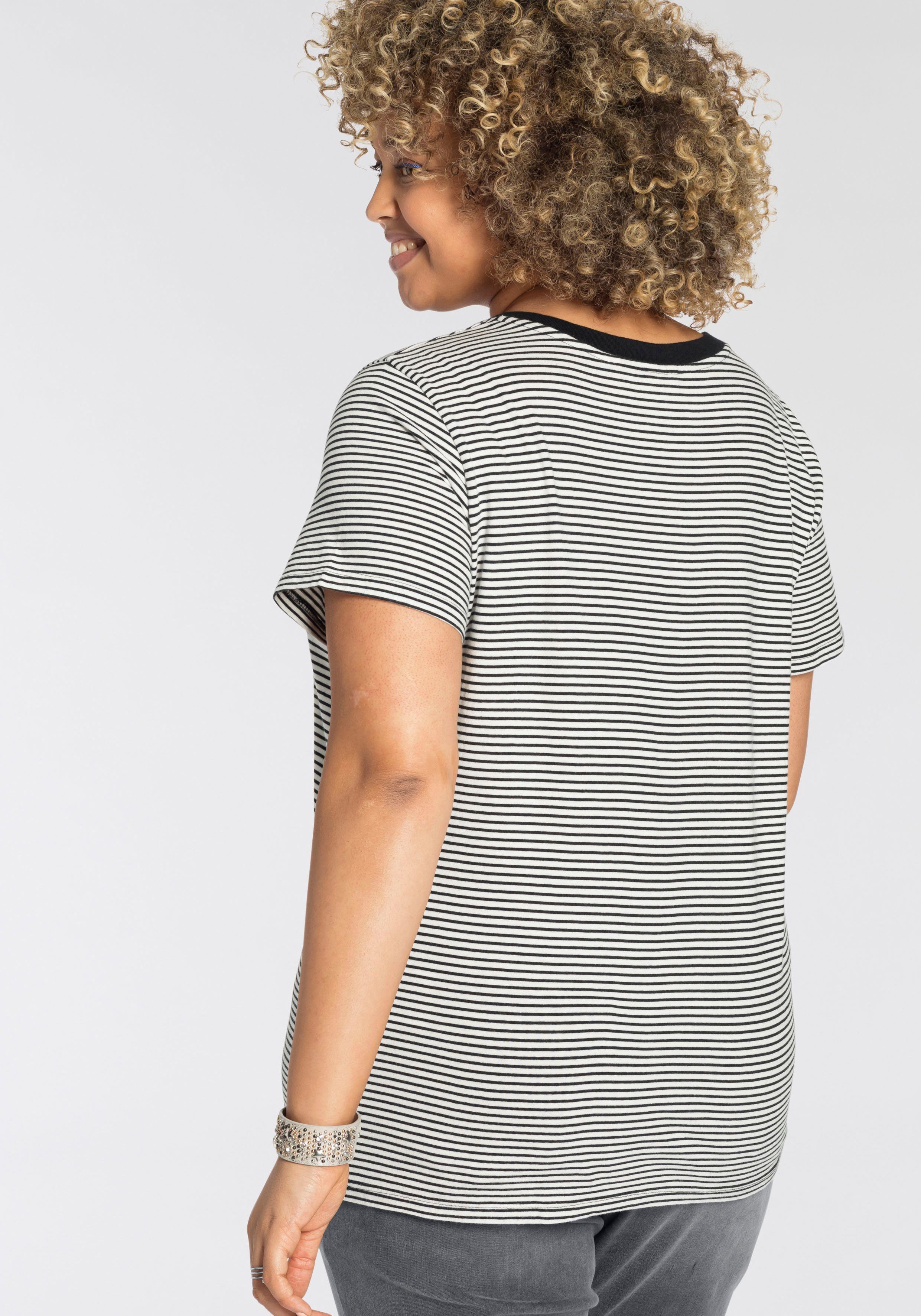 Levi's® Plus Shirt met korte mouwen V NECK TEE