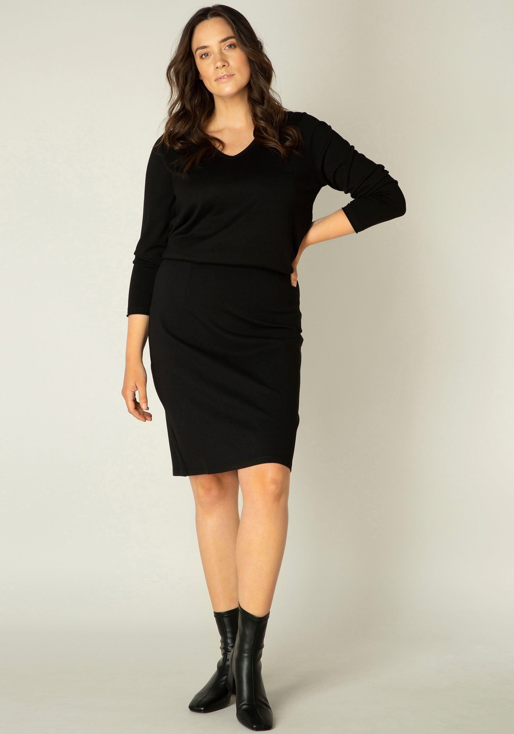 Base Level Curvy Kokerrok met modellerende naden