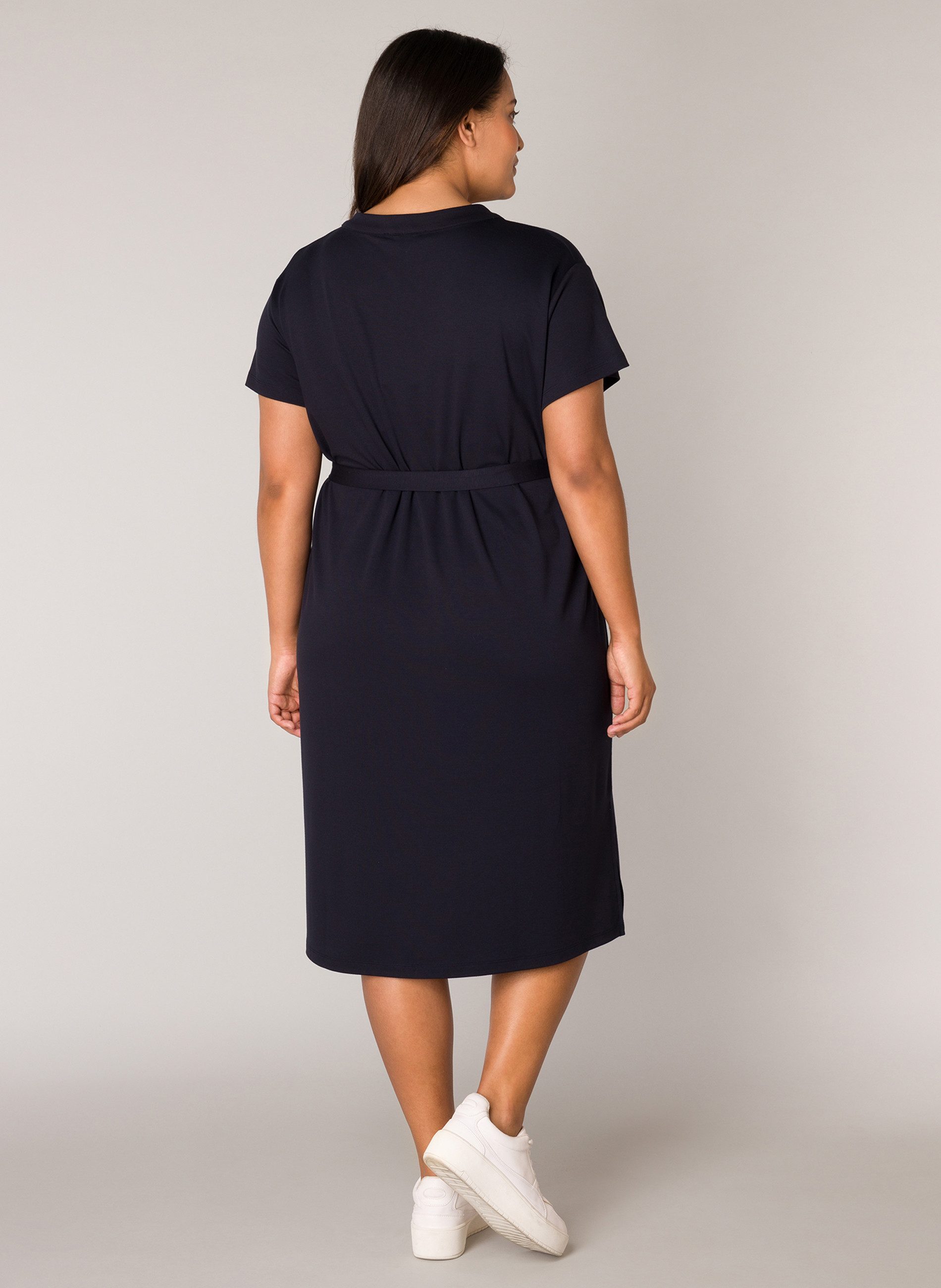 Base Level Curvy Zomerjurk met een bindceintuur