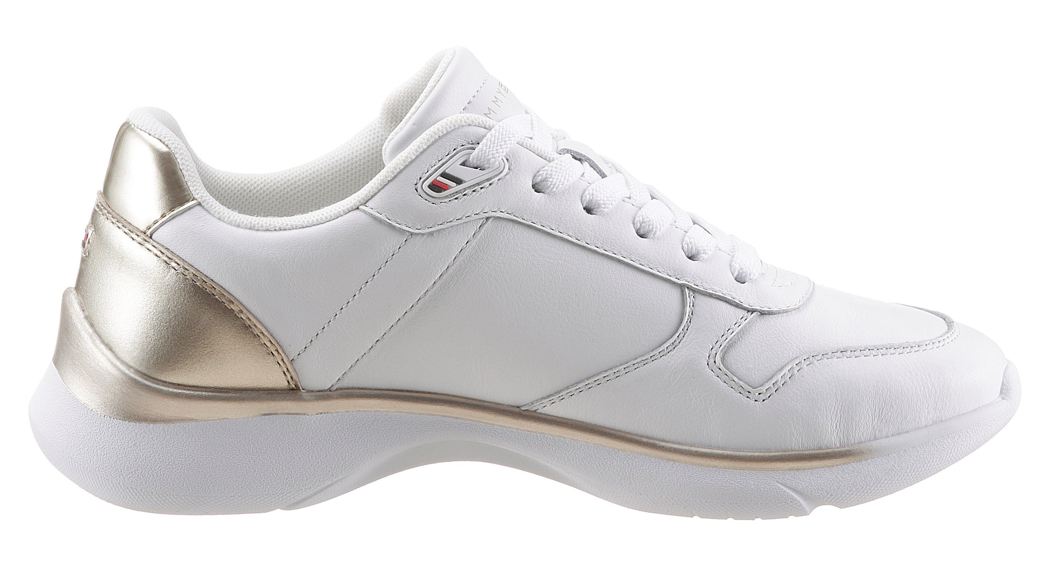 Tommy Hilfiger Sneakers met sleehak FASHION WEDGE SNEAKER met een  logo-opschrift - Schoenen.nl