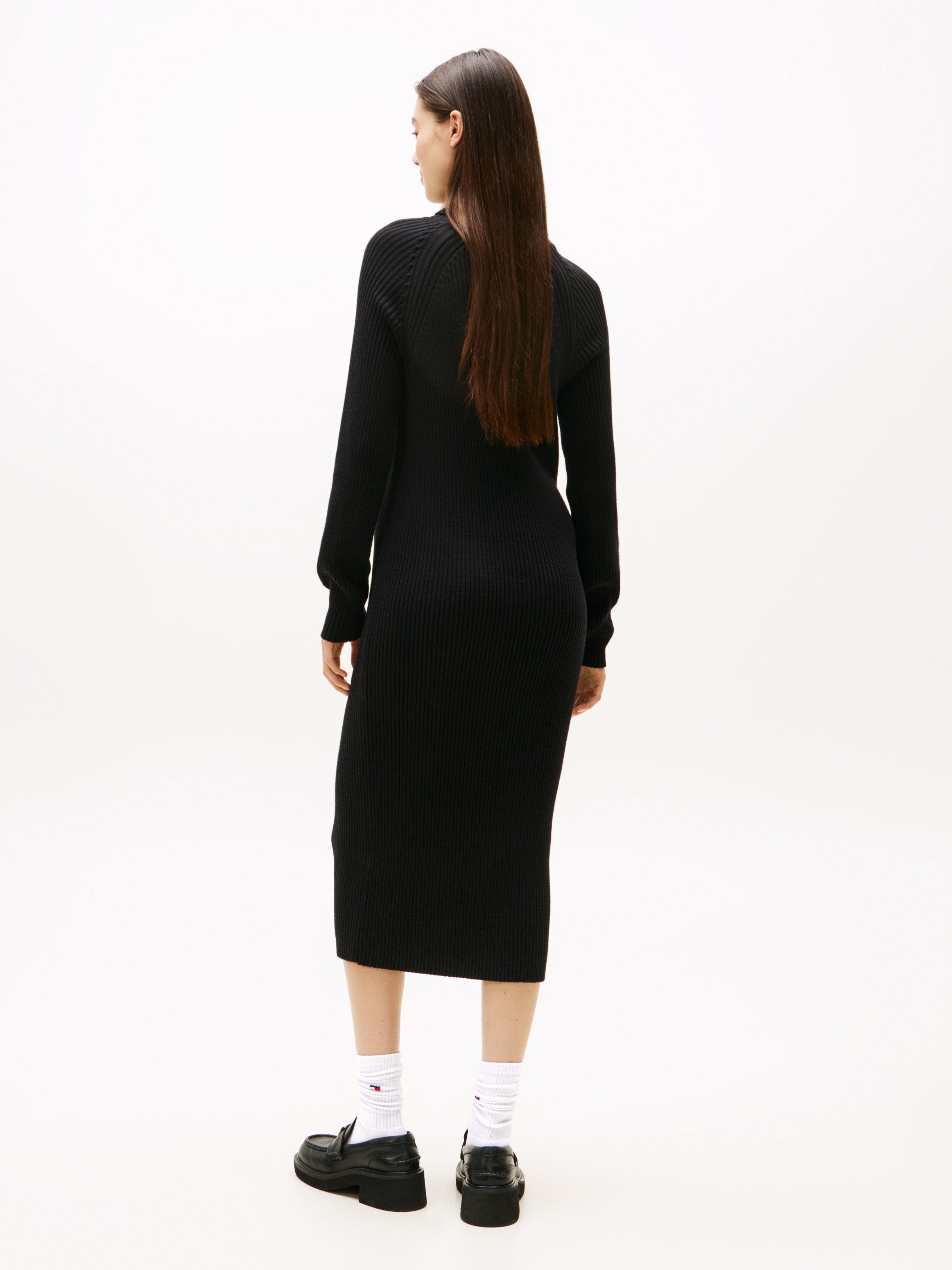 TOMMY JEANS Gebreide jurk TJW MOCKNECK BADGE SWEATER DRESS