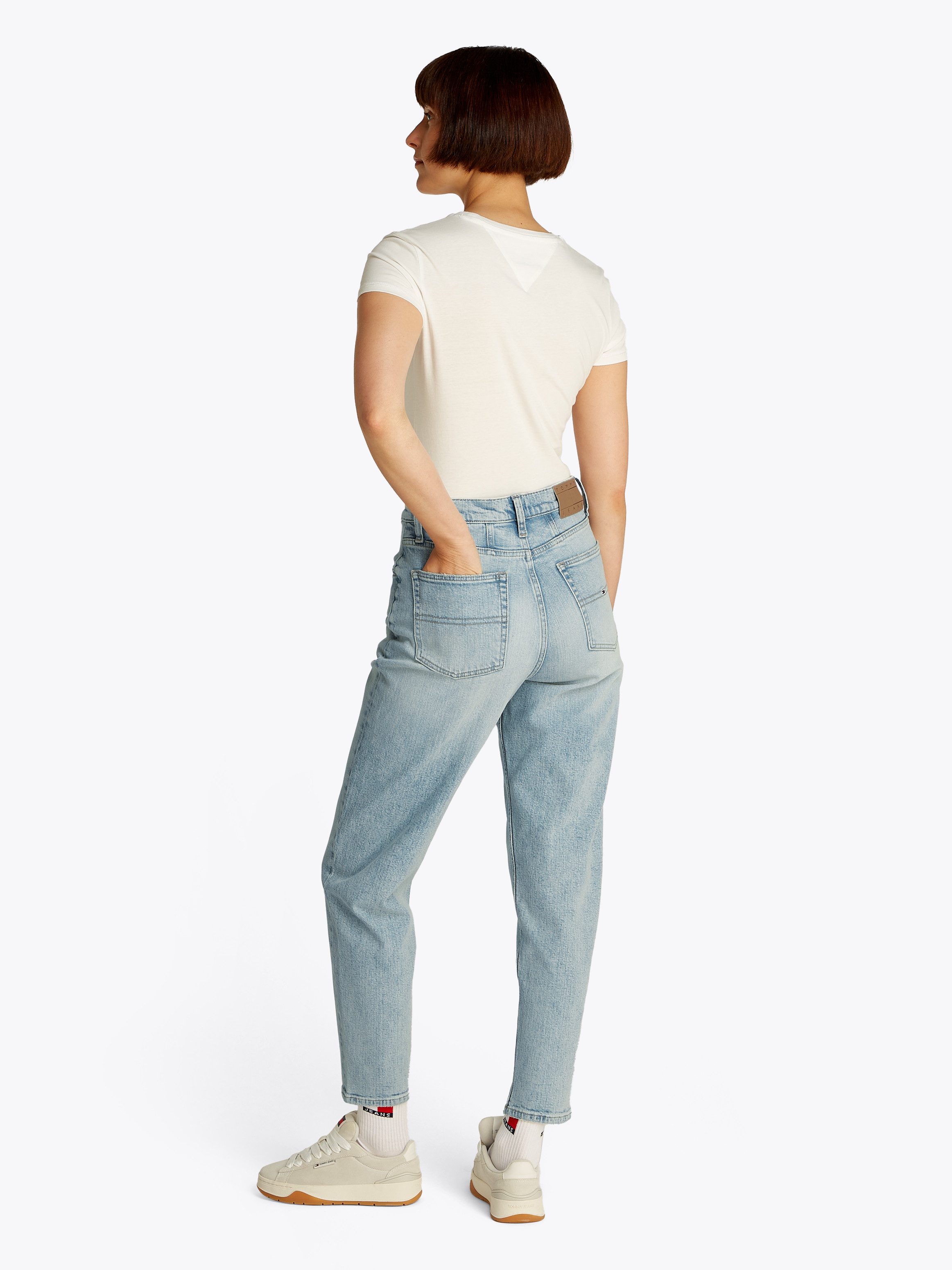 TOMMY JEANS Mom jeans High waist - Mom-Jeans Tapered met logo-borduurwerk, in enkelvrije lengte