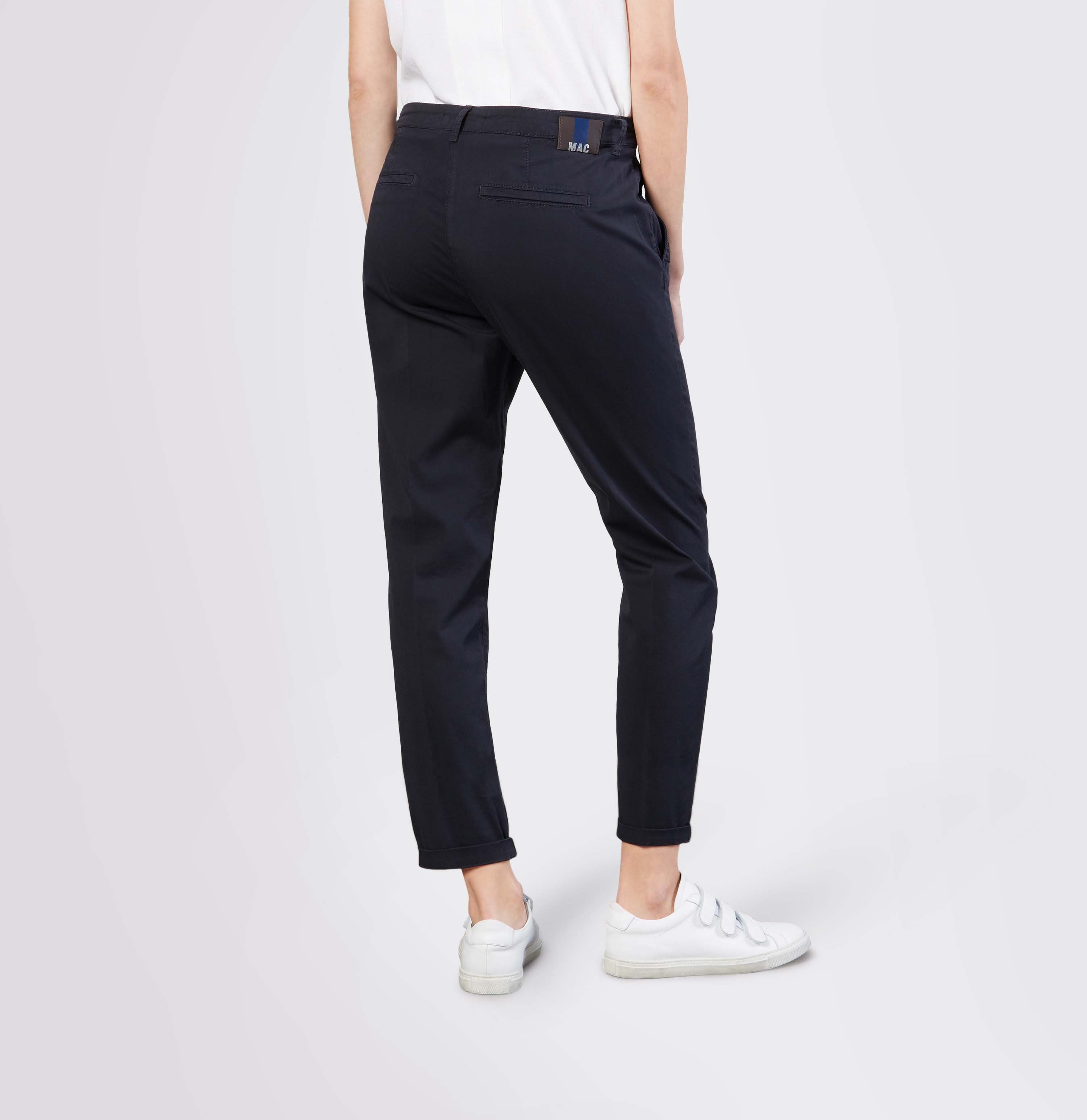 MAC Chino turn up met subtiele glans, elegant en sportief tegelijk