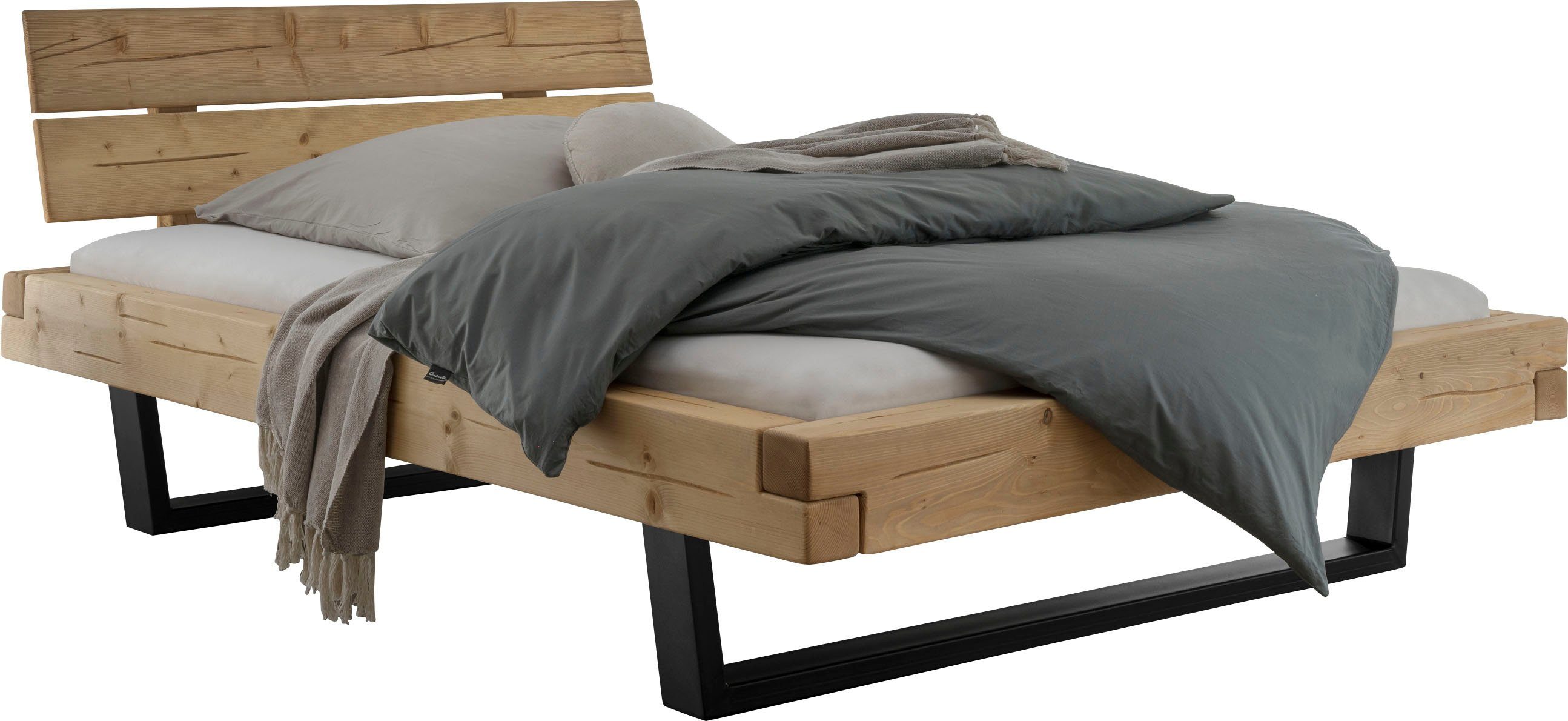 Home affaire Massief houten ledikant Ultima van hout in balk-look met metalen sleepoot bedden beige