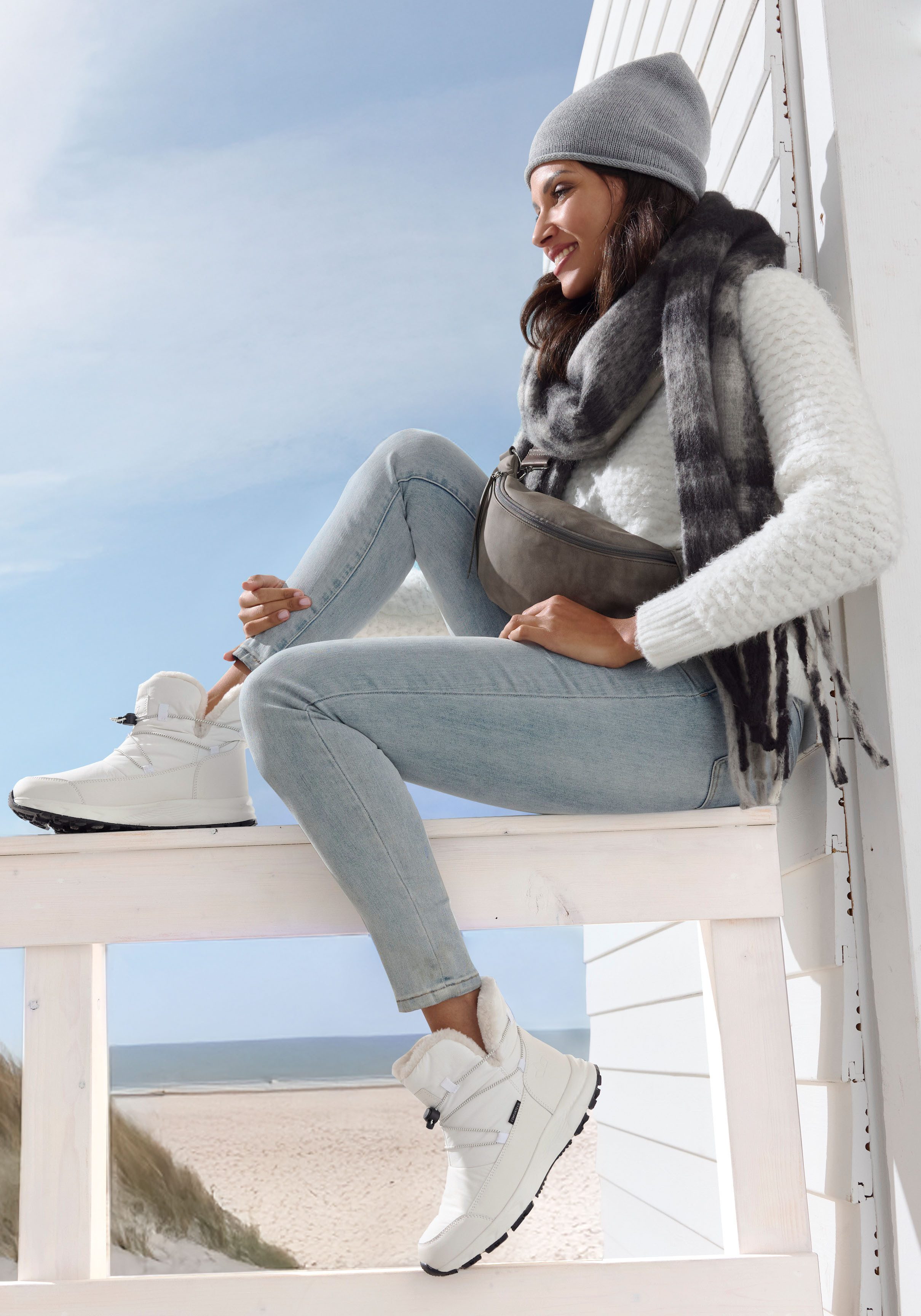 Lascana Laarsjes Outdoorlaarzen, winterlaars van waterafstotend materiaal met warmfutter