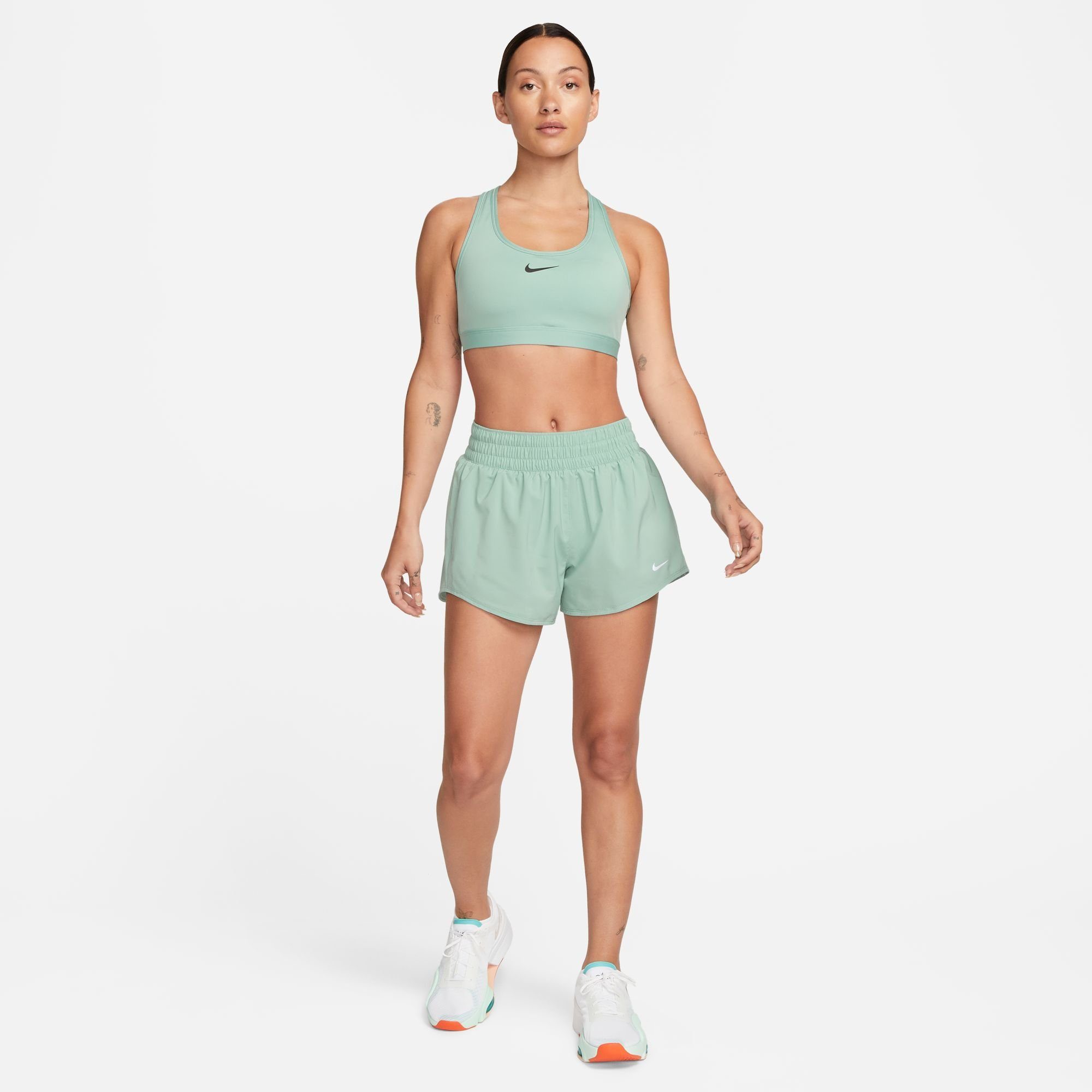 Nike Sport-bh SWOOSH MEDIUM SUPPORT WOMEN'S PADDED SPORTS BRA