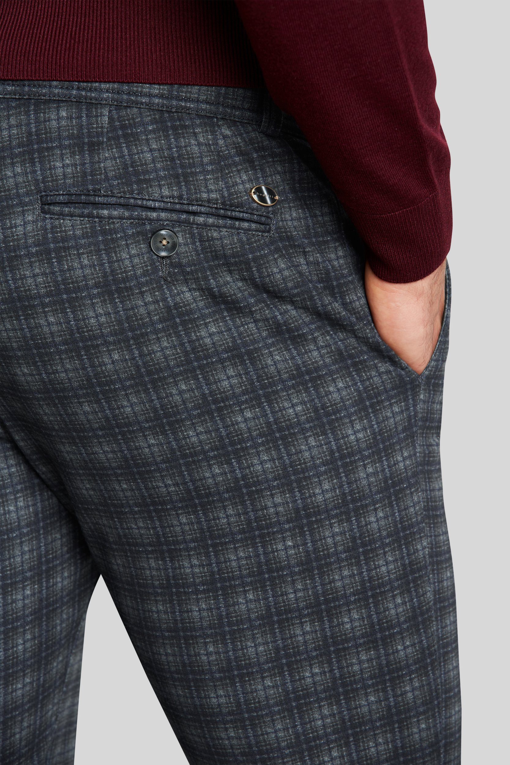 Bugatti Chino met meerkleurige ruitprints