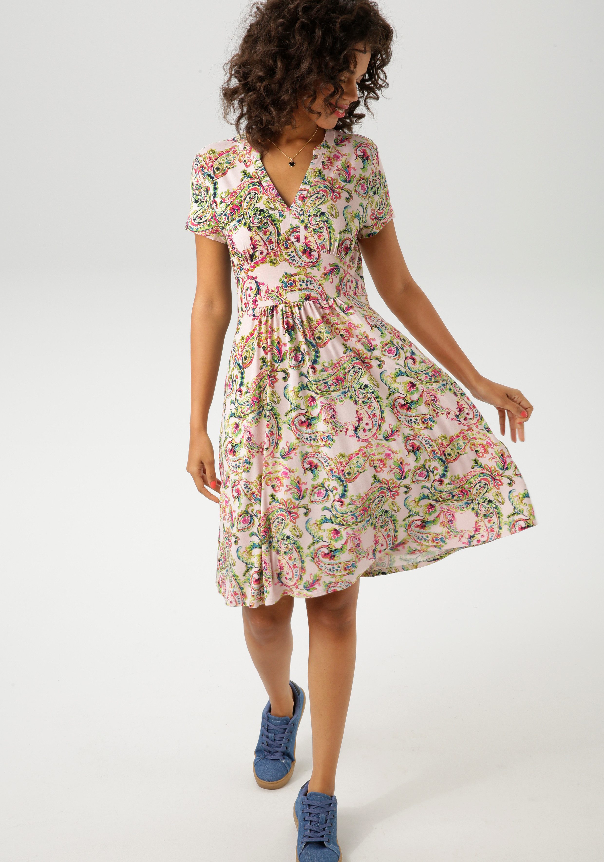 Aniston CASUAL Zomerjurk met fantasierijk kleurharmonisch paisleydruk nieuwe collectie