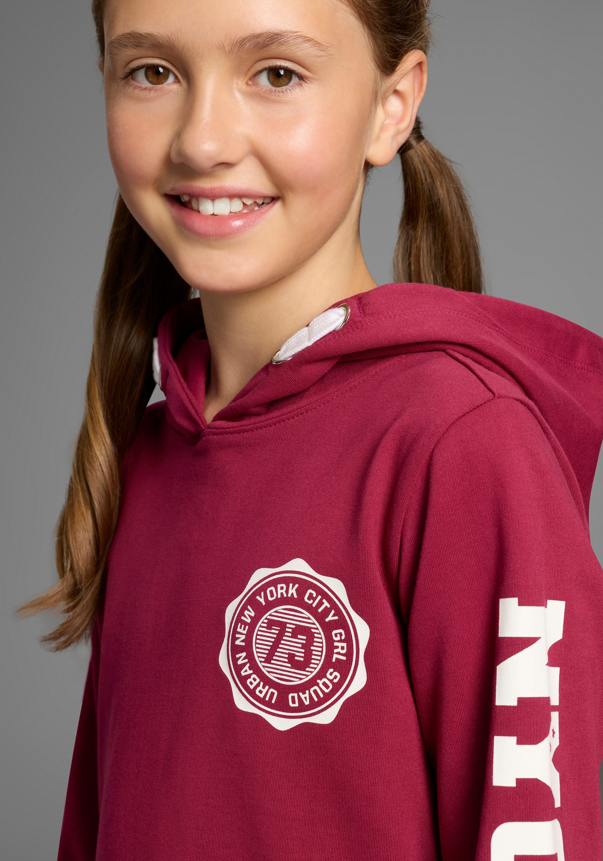 KIDSWORLD Hoodie Shirt met mouwprint Lange mouwen, met stijlvolle print, met capuchon, van katoen