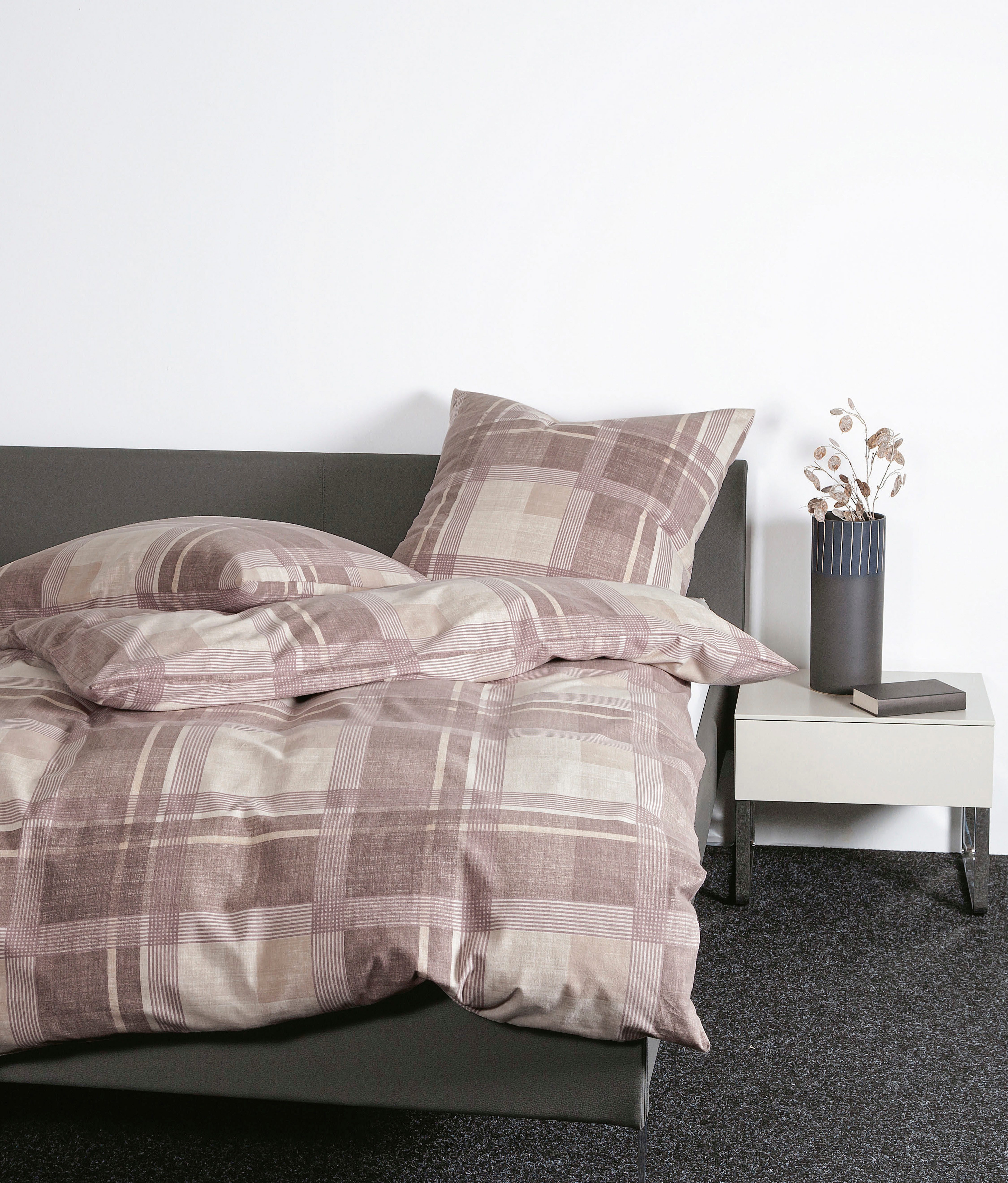 Janine Beddengoed DAVOS65159 07 met een ritssluiting