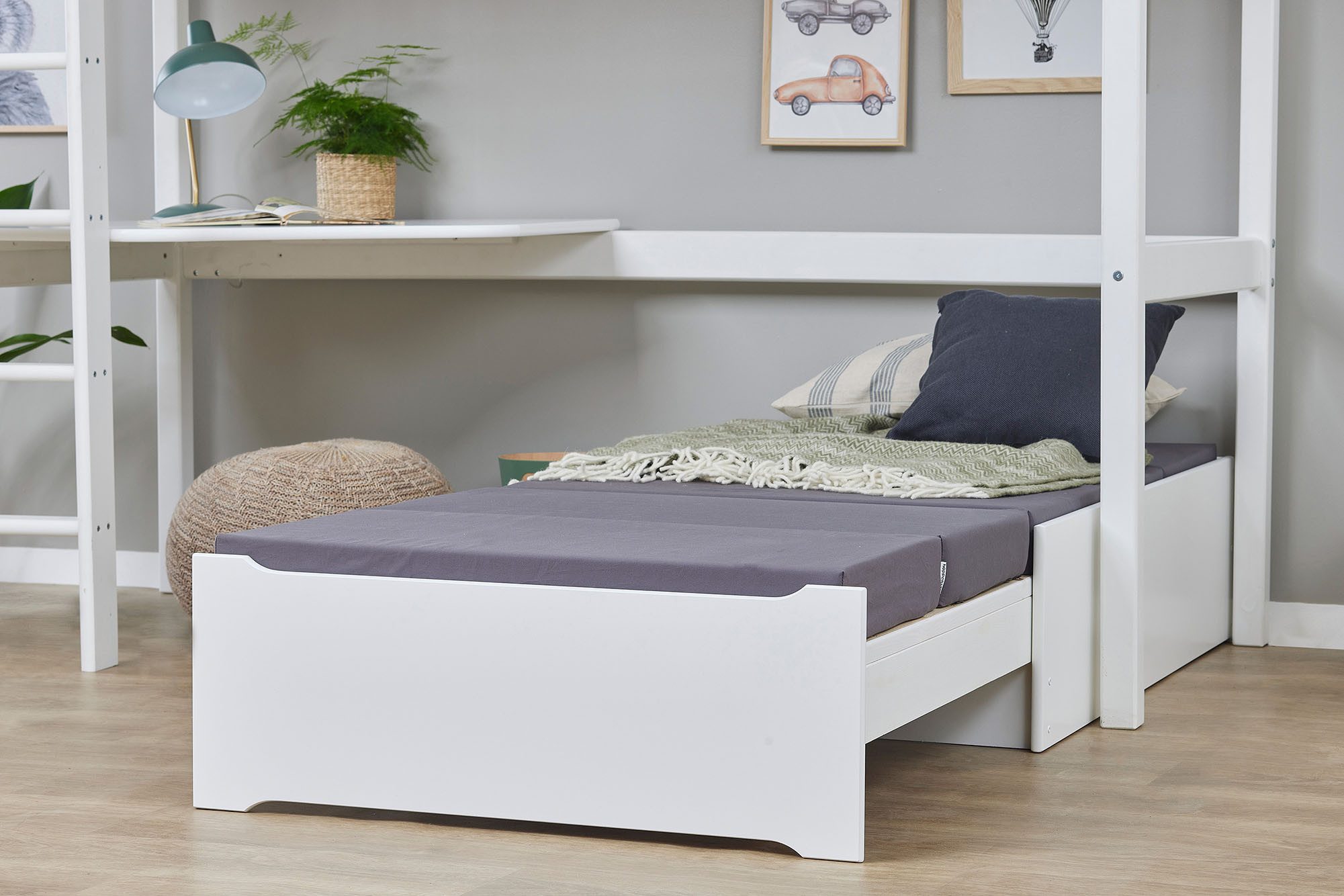 Hoppekids Hoogslaper ECO Dream 90x200 met bureau & loungebank / logeerbed Kinderbed van massief hout, bank uitschuifbaar tot logeerbed