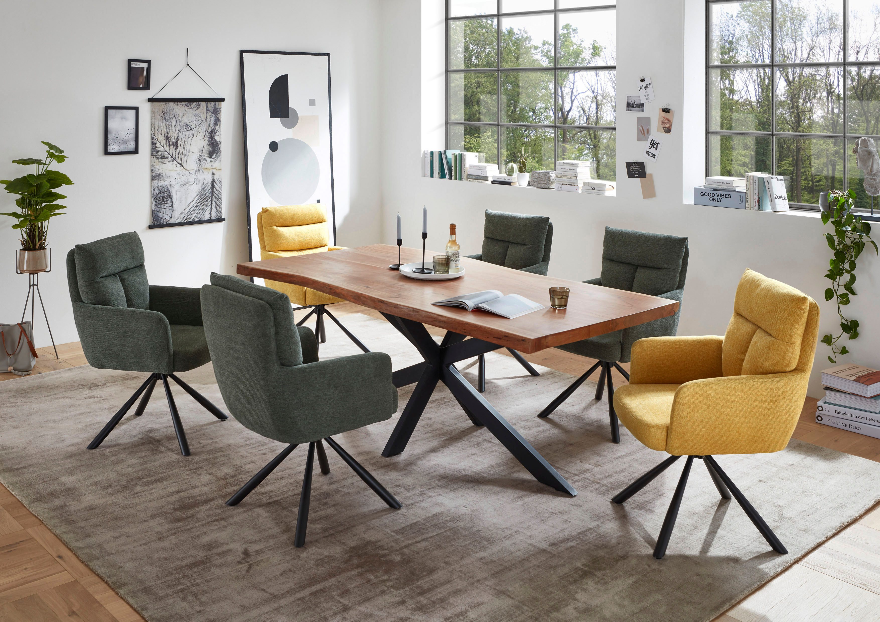 Stolkom Eettafel Jaro 200 cm breed met massief hout met boomrand