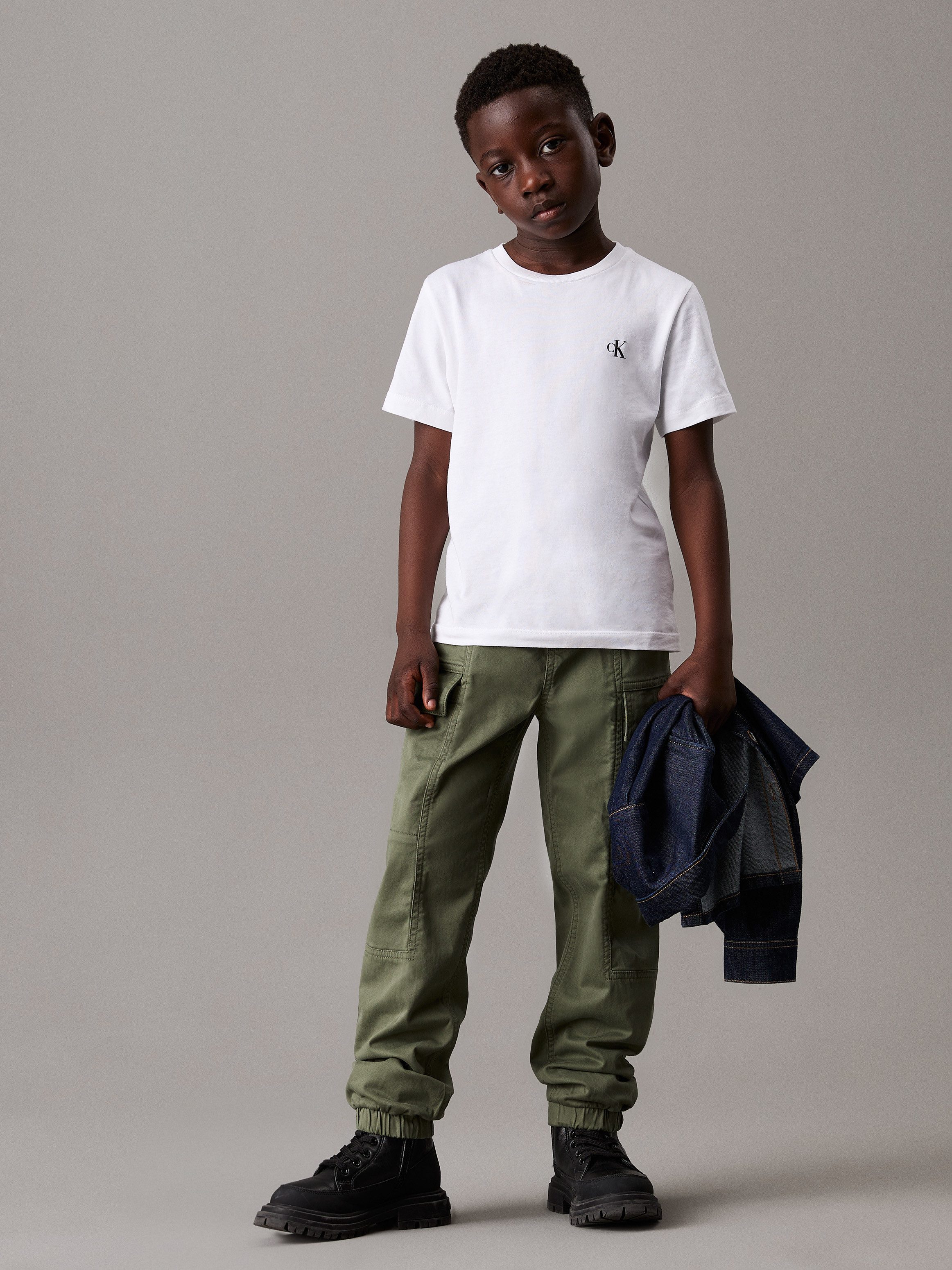 Calvin Klein Sweatbroek ESSENTIAL WOVEN CARGO PANTS voor kinderen tot 16 jaar met logo-print