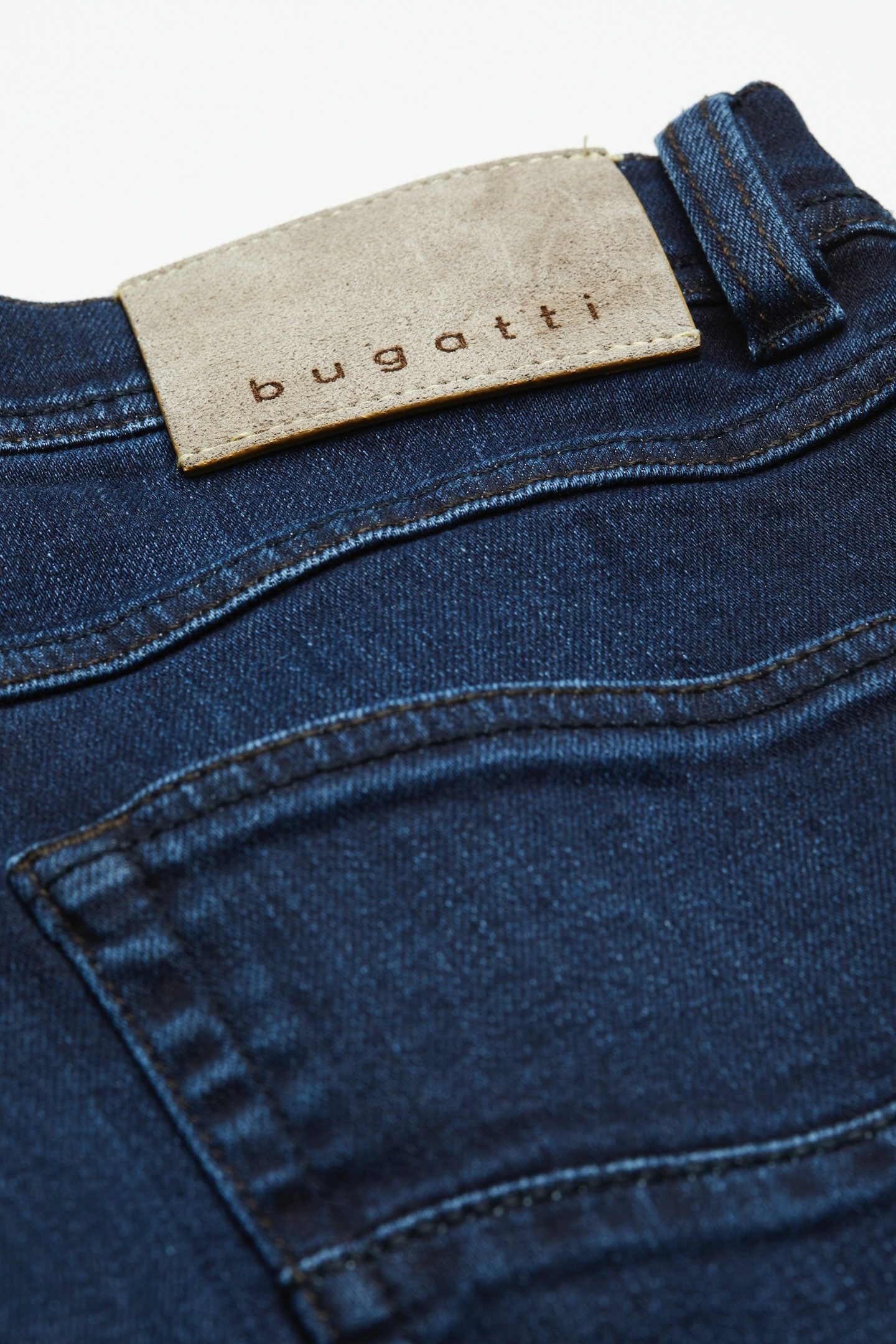 Bugatti 5-pocket jeans Regular fit van premium denim met stretch en ritssluiting