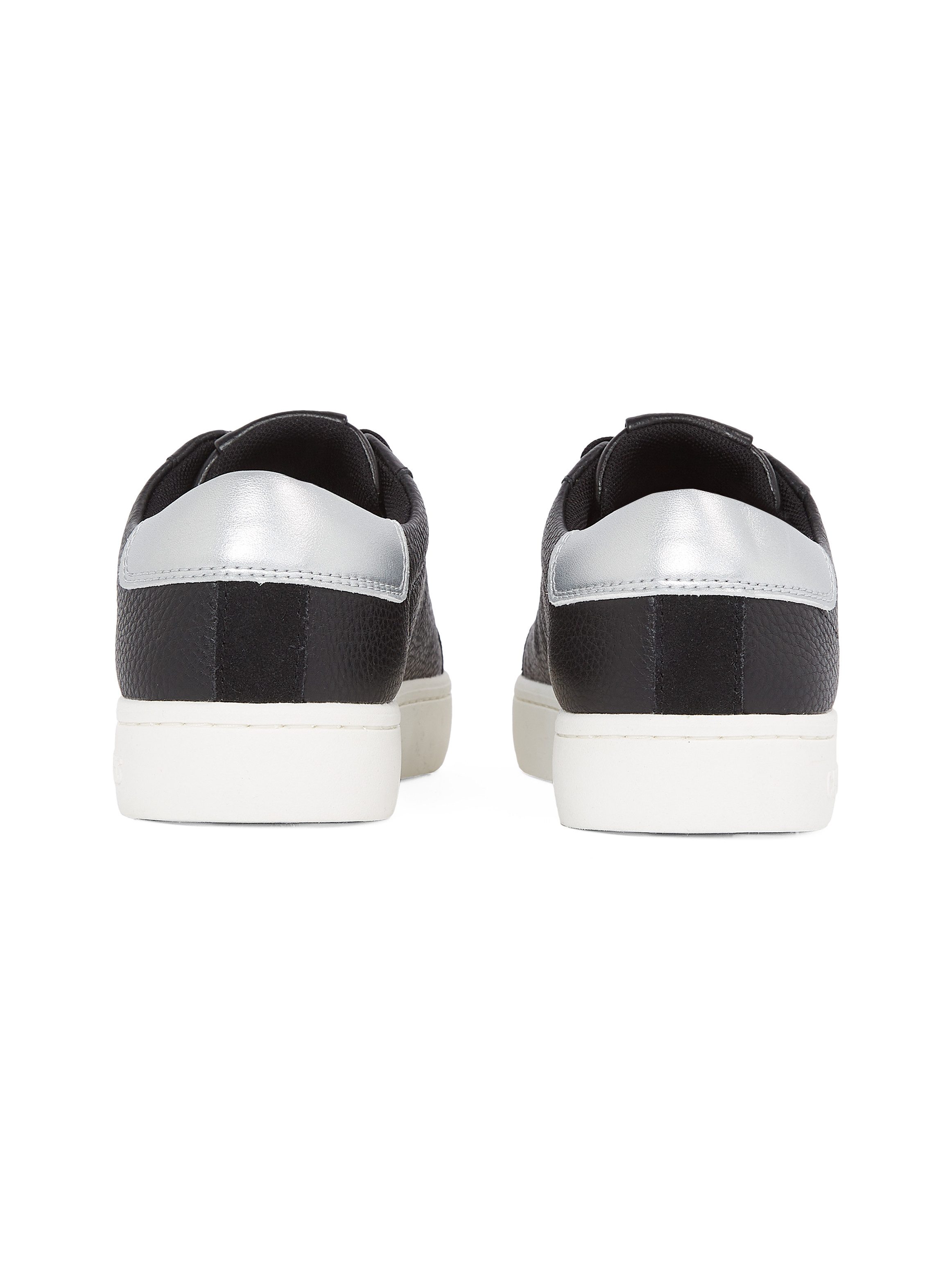 Calvin Klein Plateausneakers CLASSIC CUPSOLE LOW OHB , veterschoen, lage schoen, vrijetijdsschoen met contrast aan de hak
