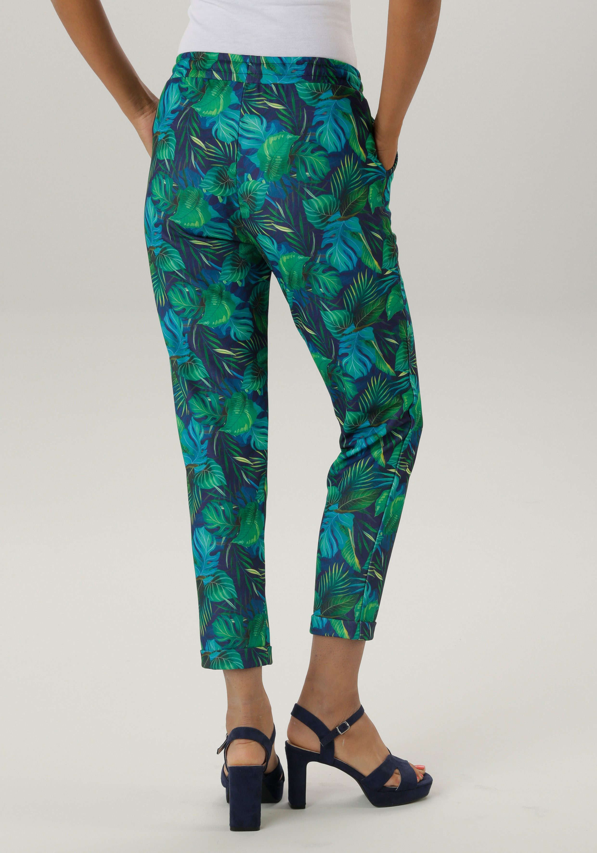 Aniston SELECTED Comfortbroek met grootschalig en abstract bladerenpatroon - nieuwe collectie