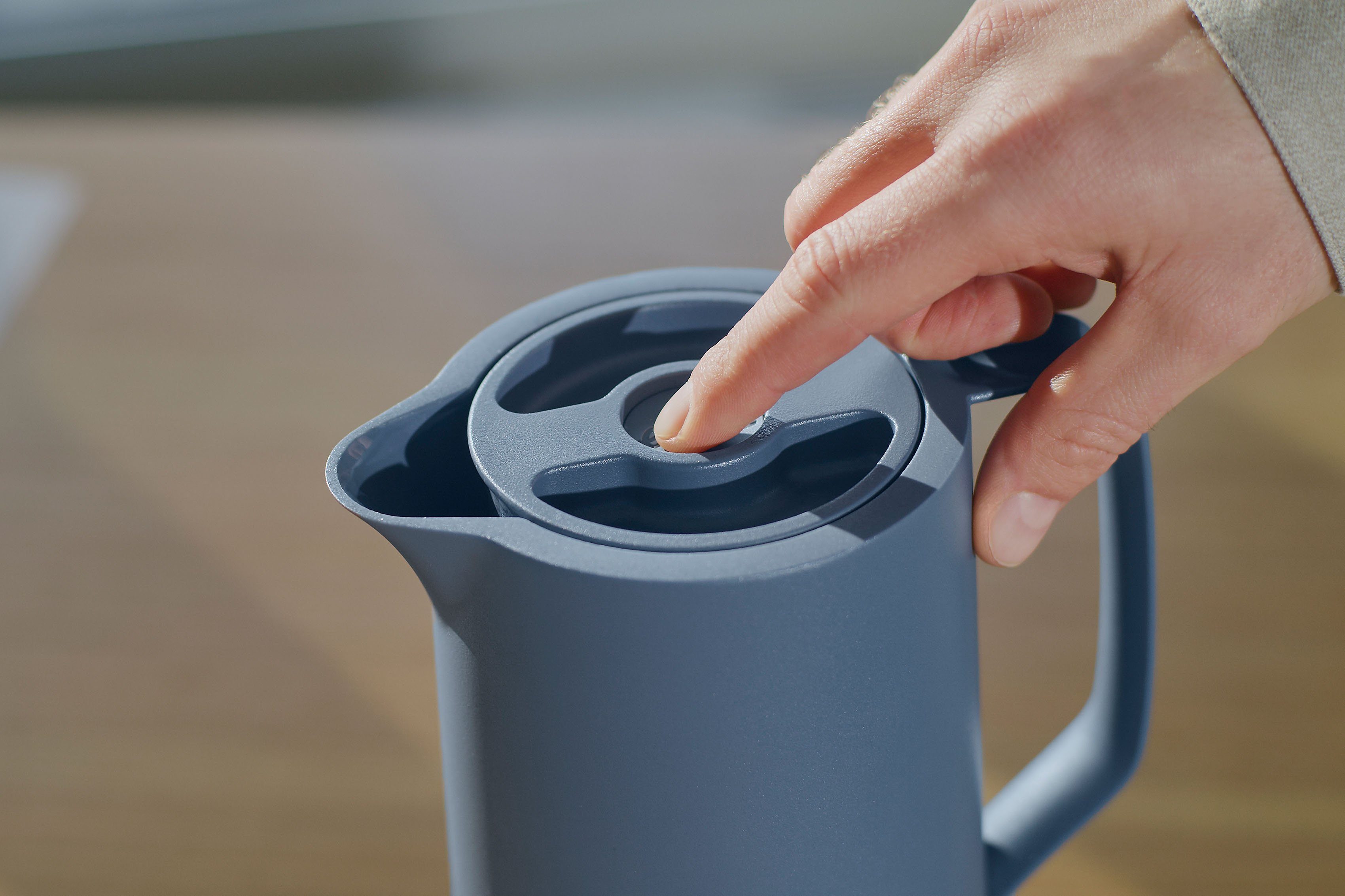 Emsa Thermoskan Motiva Quick-Press deksel, eenhandbediening, 12u warm/24u koud, glazen fles (1 stuk)