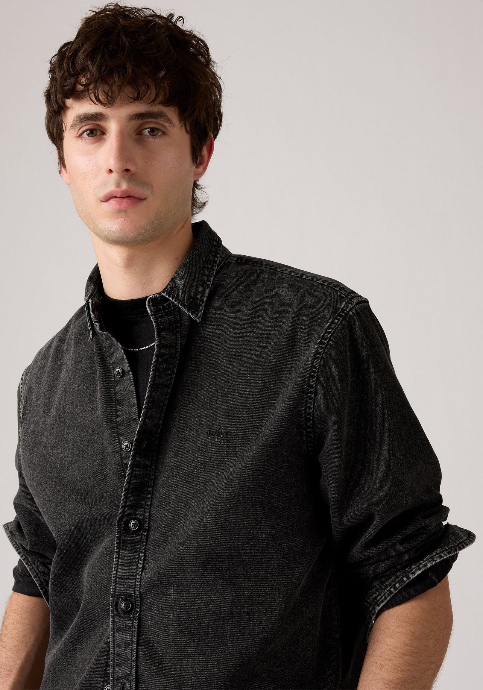 Levi's® Overhemd met lange mouwen AUTHENTIC BUTTON DOWN met ton-in-ton logo-borduursel op de borst
