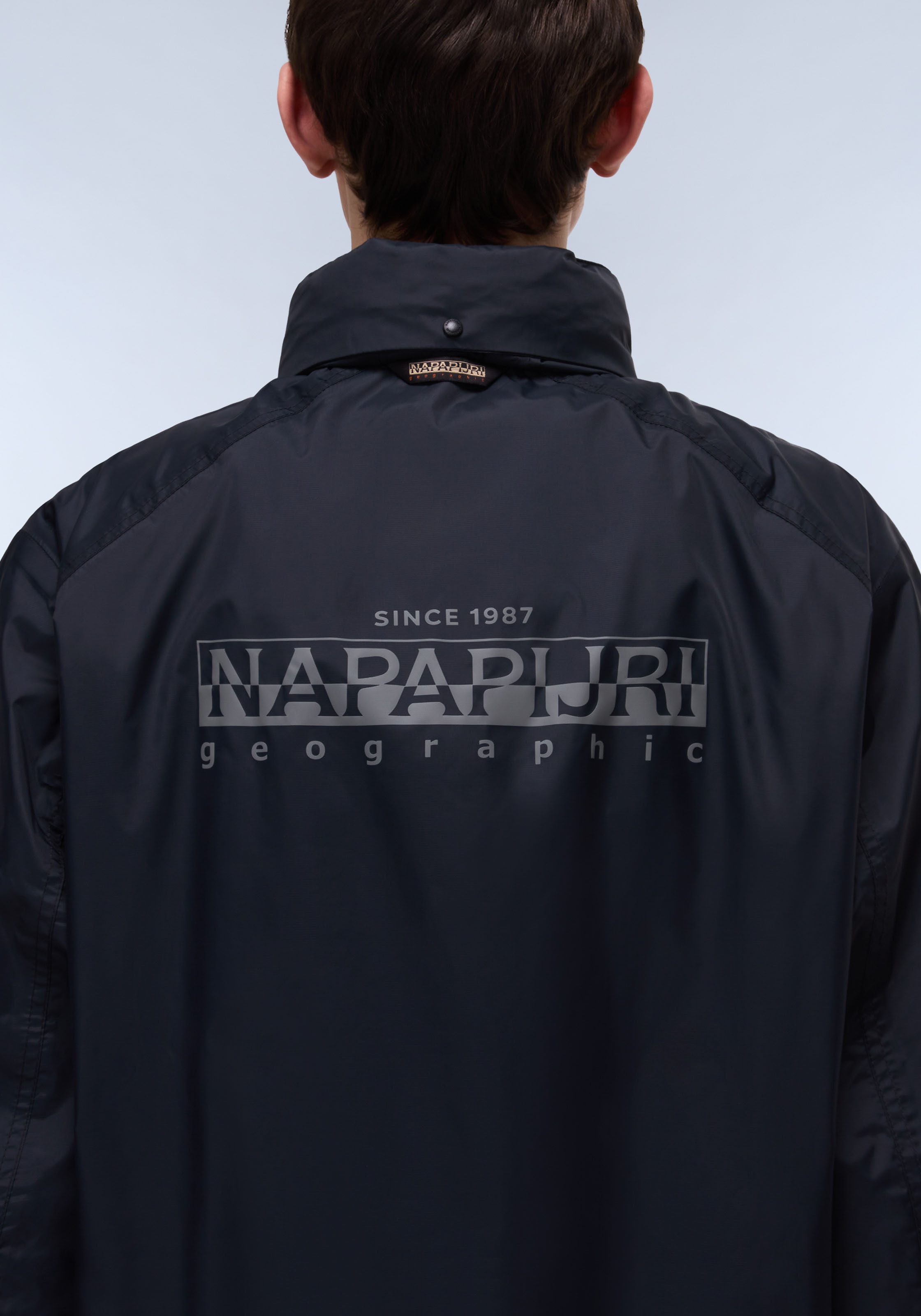 Napapijri Windbreaker A-CLOUDY 041 BLACK Met elastiek in de zoom, met staande kraag