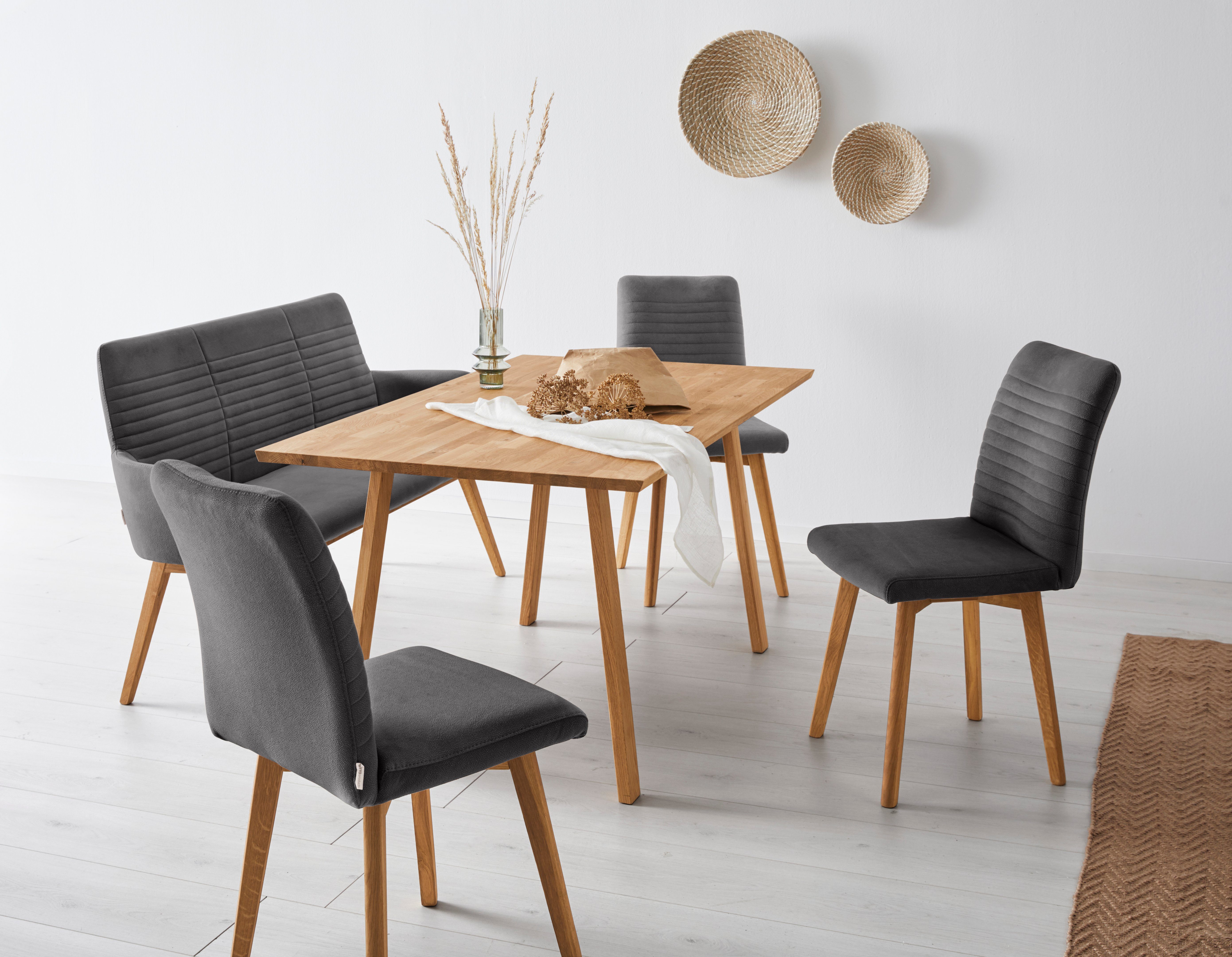 OTTO products Zitbank Alessja Breedte 160 cm, bekleding van microvezel, frame van eiken massief hout (1 stuk)