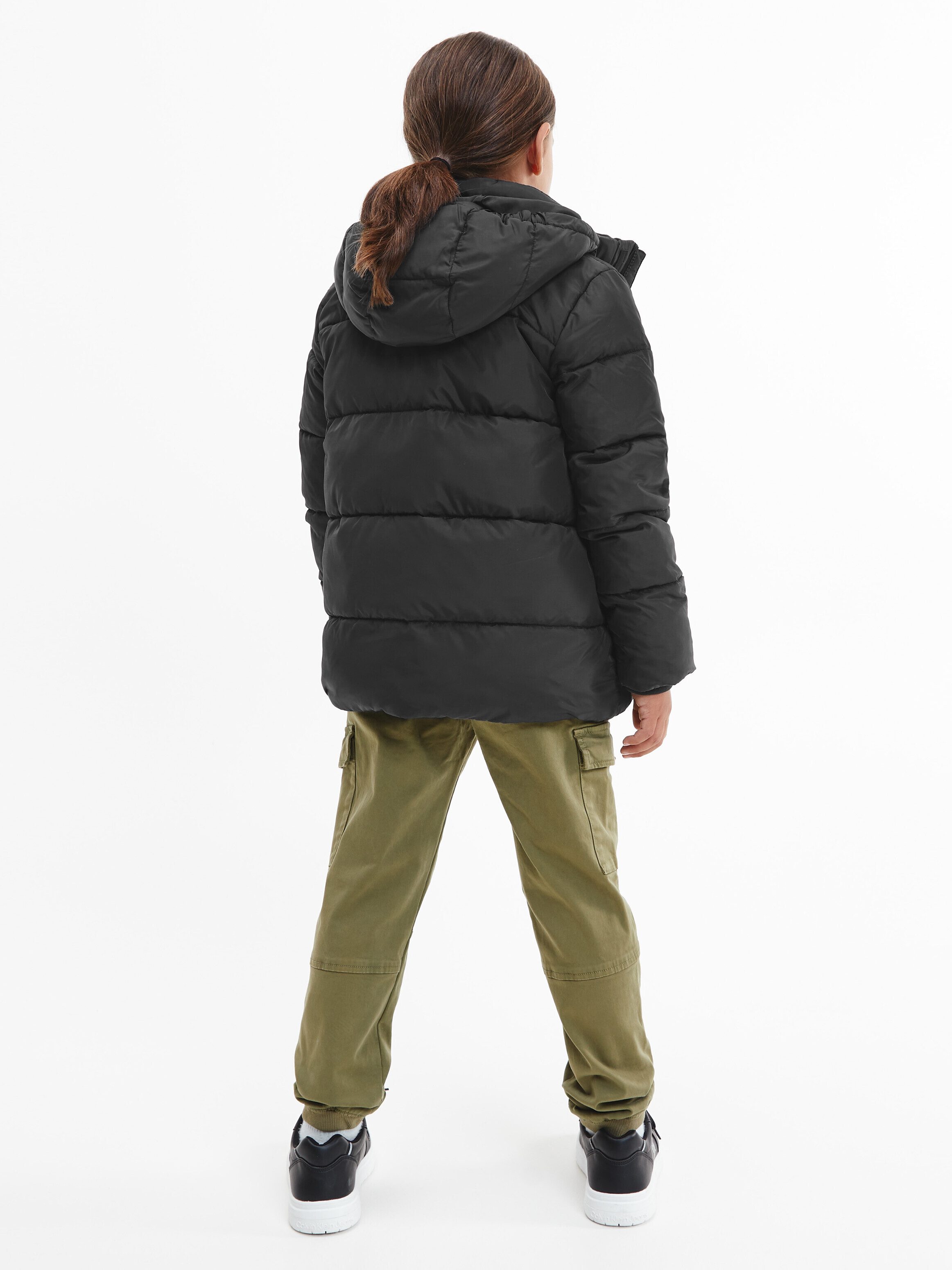 Calvin Klein Winterjack ESSENTIAL PUFFER JACKET voor kinderen tot 16 jaar en calvin klein merklabel