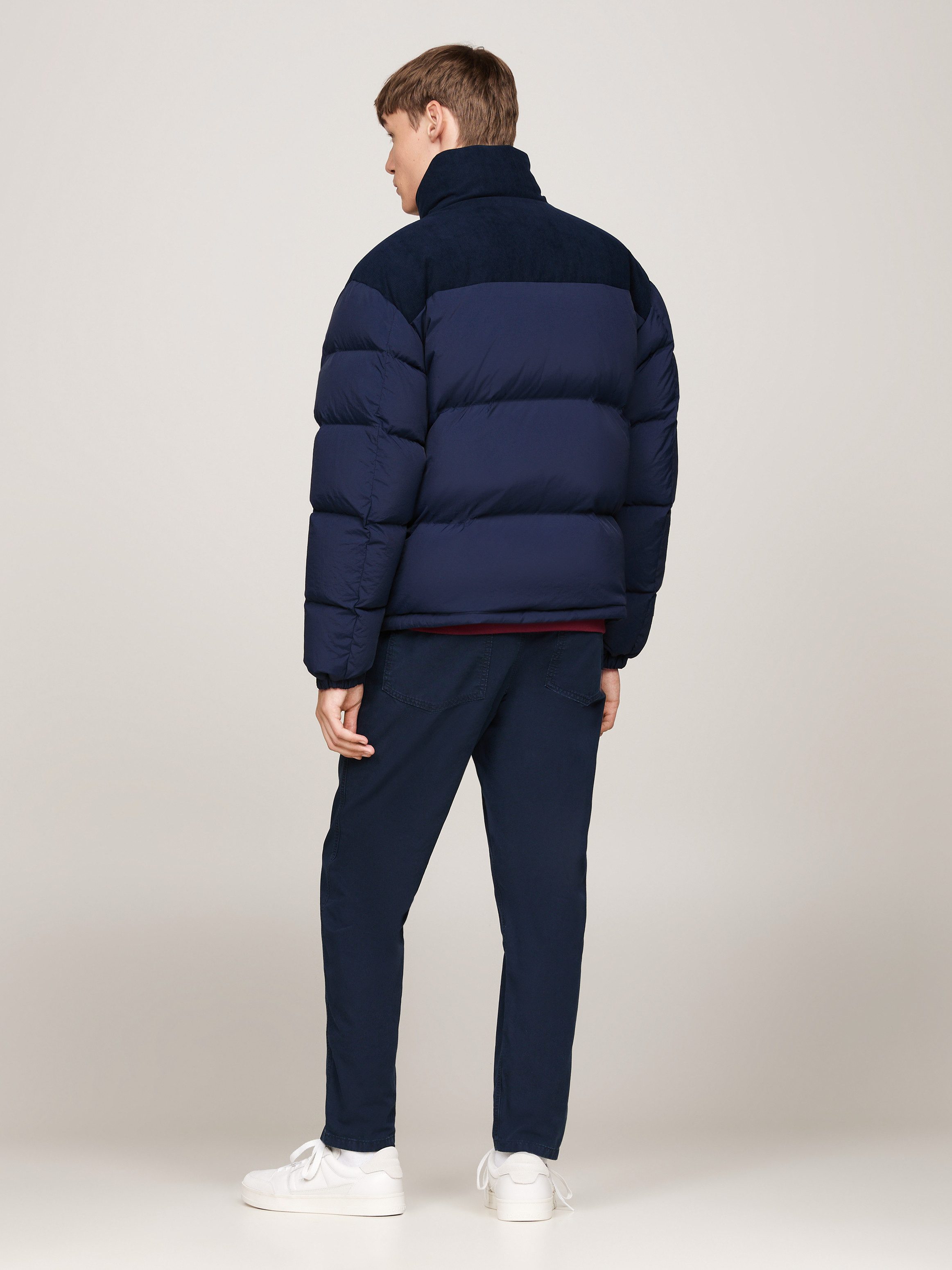 TOMMY JEANS Gewatteerde jas TJM CORD MIX ALASKA PUFFER met cord-inzetten op borst en schouders