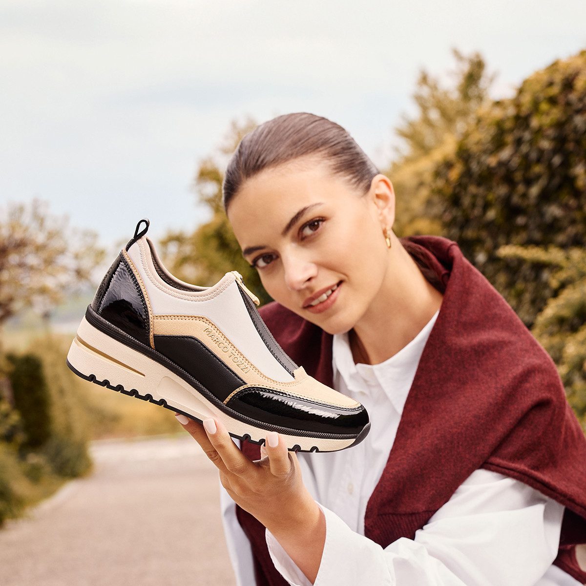 Marco Tozzi Slip-on sneakers , sleehak, halfhoge schoen, vrijetijdsschoen met voorste ritssluiting