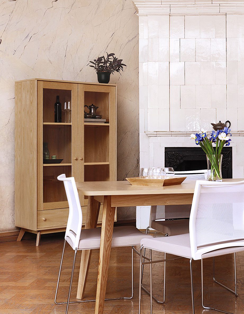 Woodman Vitrinekast Kensal in eenvoudig scandinavisch design, houtfineer van eiken