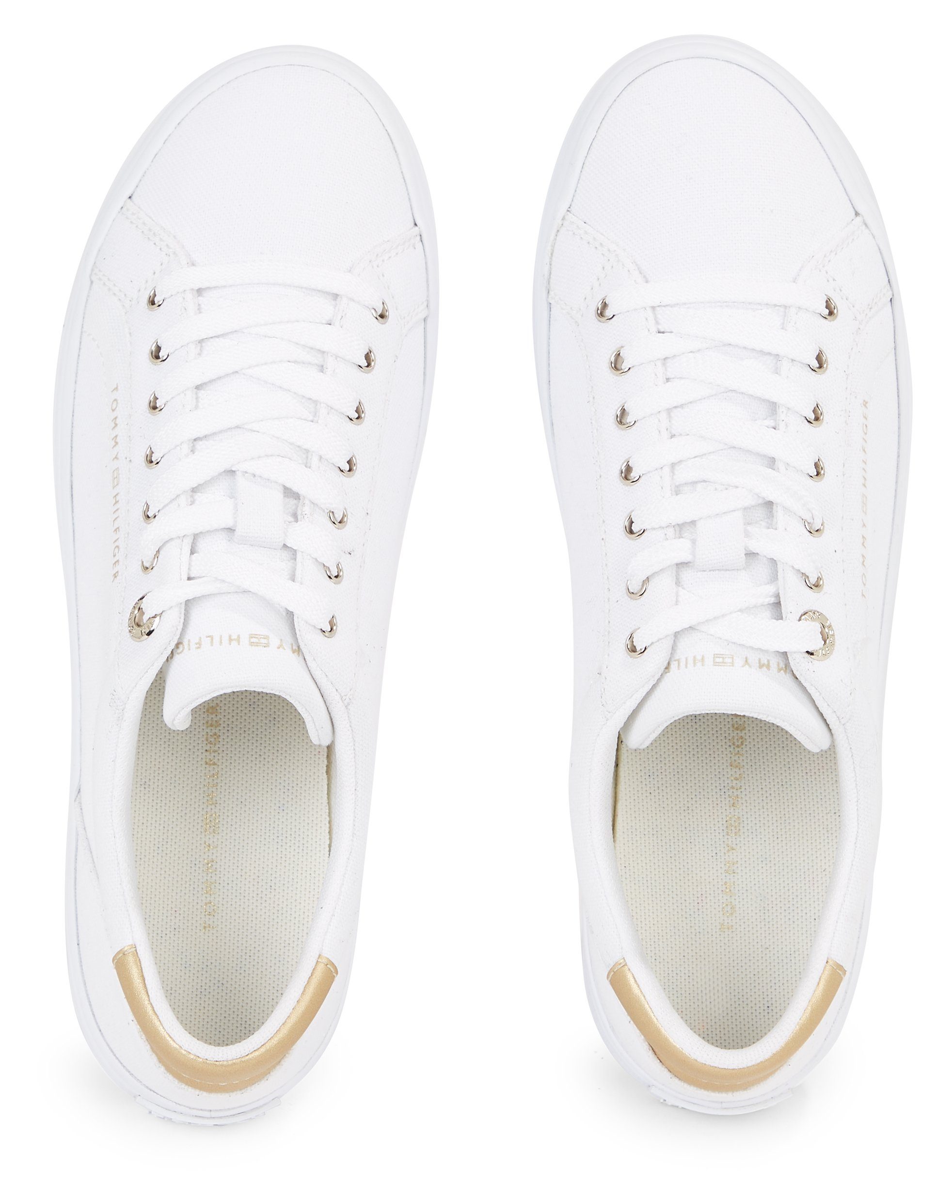 Tommy Hilfiger Plateausneakers ESSENTIAL VULC CANVAS SNEAKER Contrastafwerking in metalliclook, vrijetijdsschoen, lage schoen, veterschoen