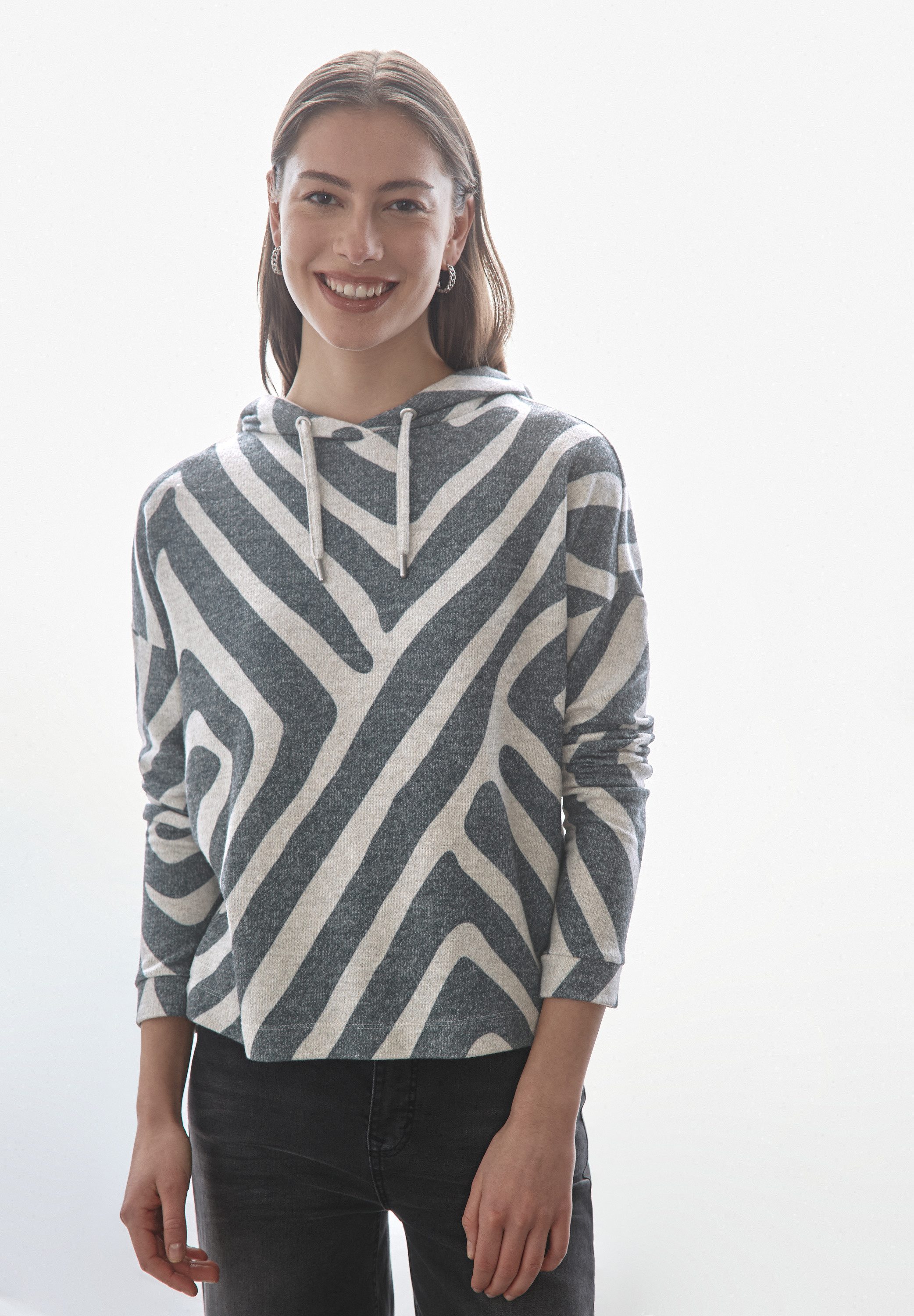 STREET ONE Capuchonshirt met geometrisch motief