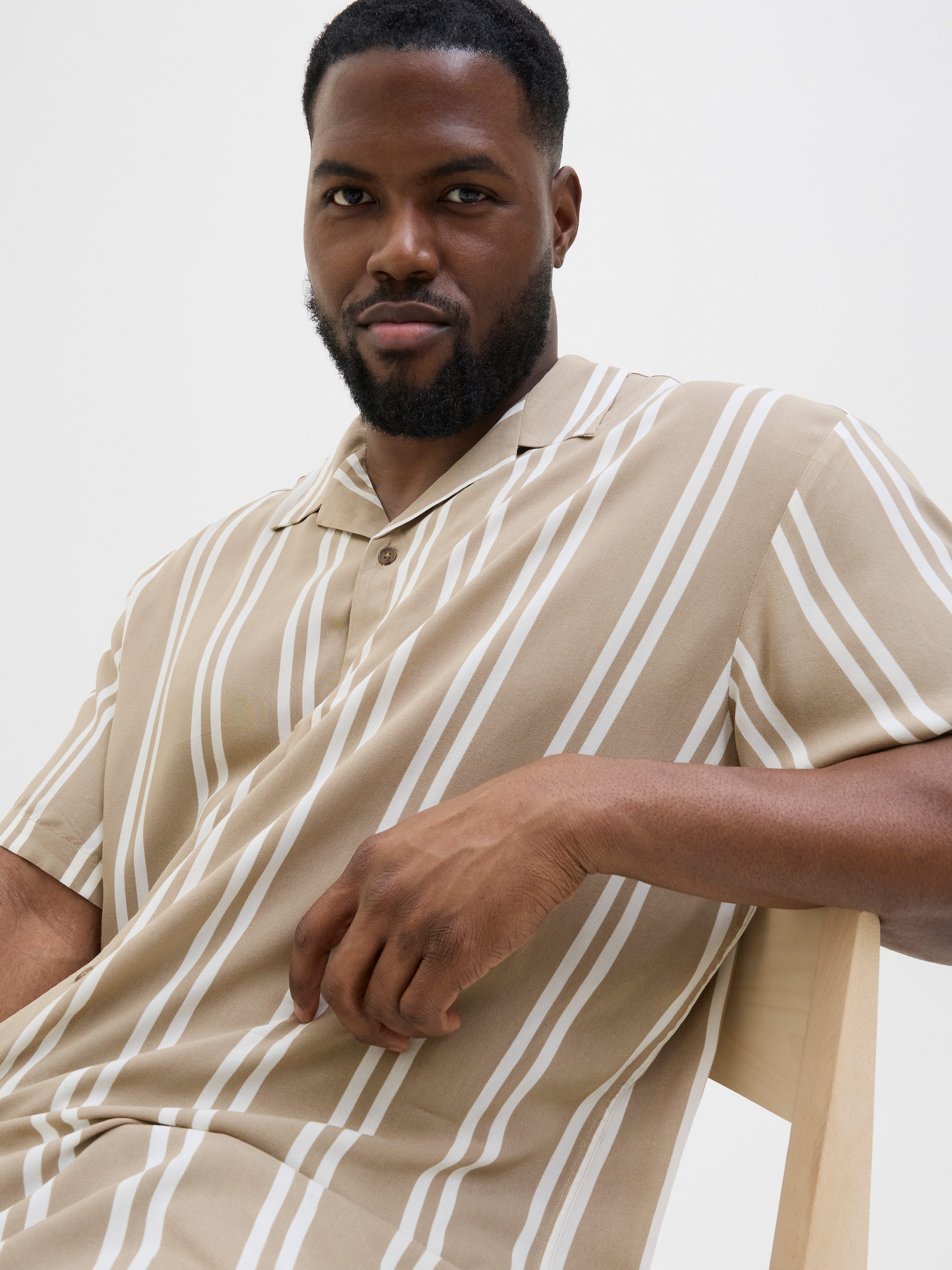 Jack & Jones PlusSize Overhemd met korte mouwen JJEJEFF STRIPE RESORT SHIRT SS SN PLS