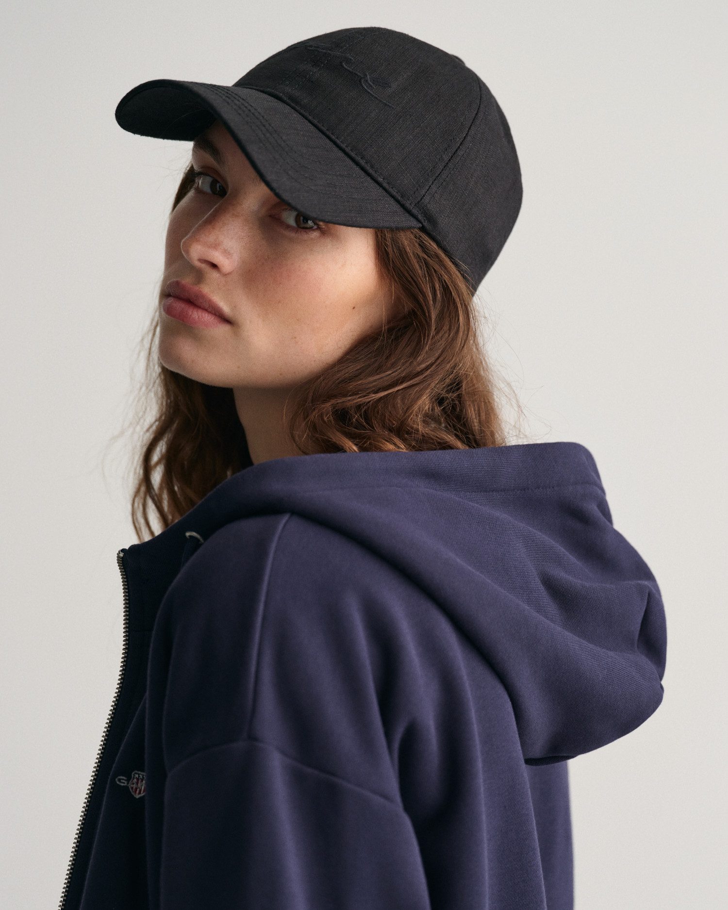 Gant Capuchonsweatvest SHIELD ZIP HOODIE Grafische GANT-borduursel op de borst