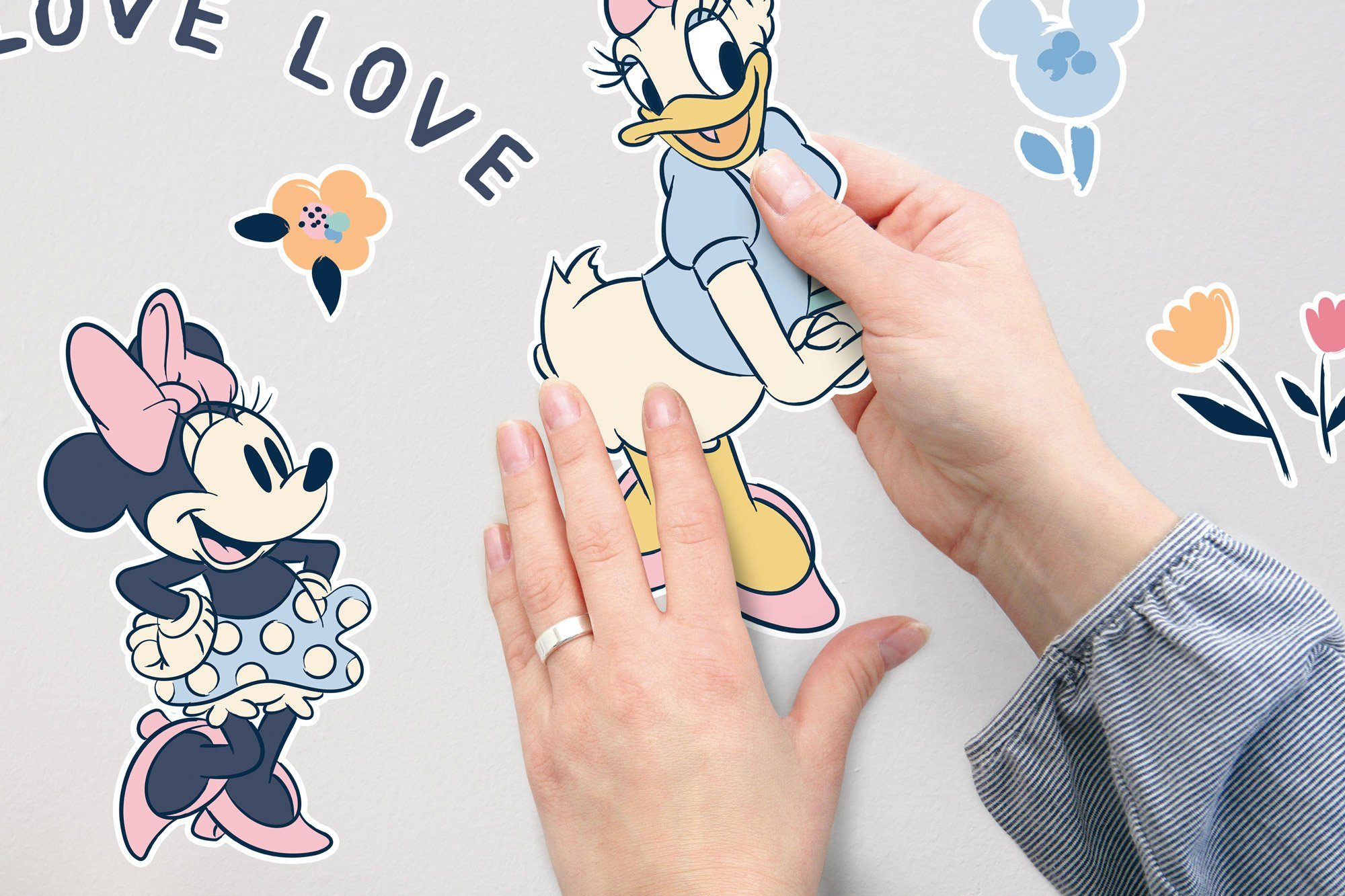 Komar Wandfolie Love Love Love - afm. 50 x 70 cm zelfklevend, wandstickers, kinderkamer (40-delig)