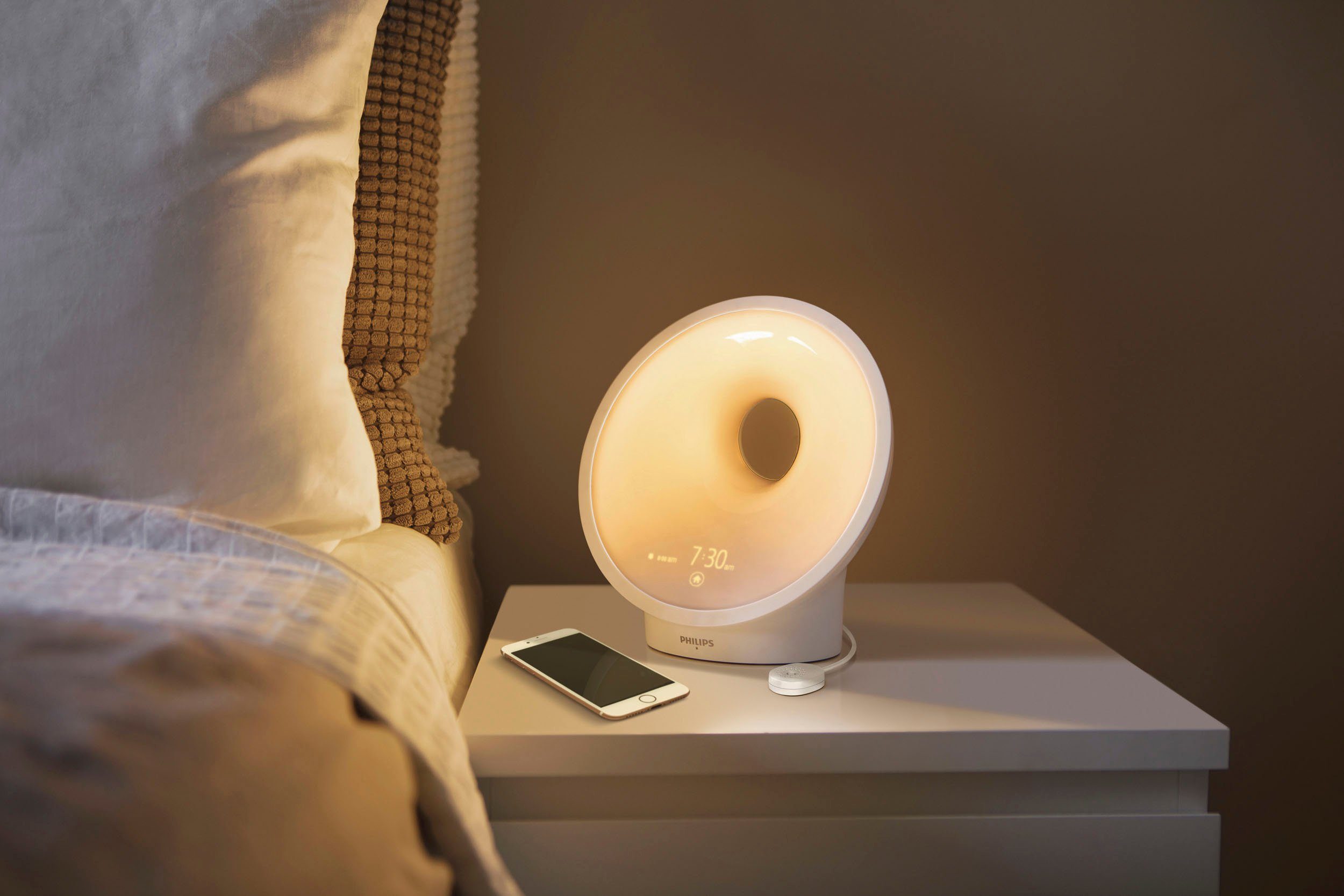 Philips Daglichtwekker SmartSleep HF3672/01 met 8 natuurlijke alarmgeluiden, fm-radio en 25 lichtinstellingen