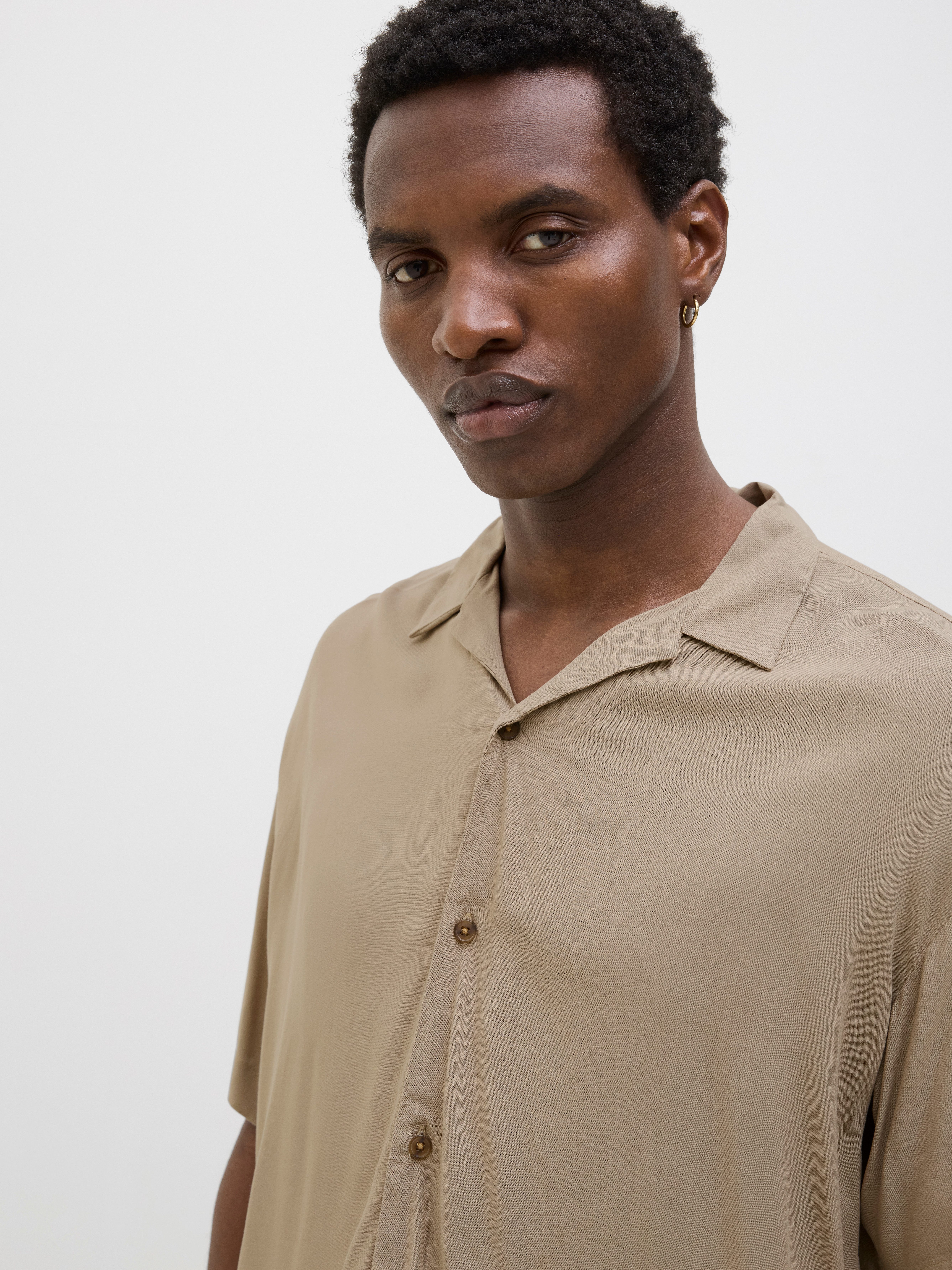 Jack & Jones Overhemd met korte mouwen JJEJEFF SOLID RESORT SHIRT S/S SN
